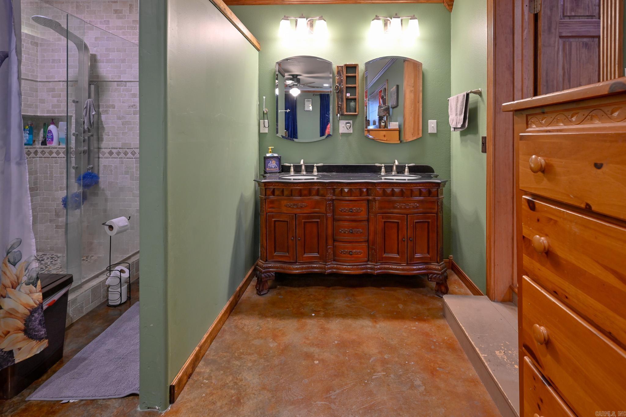 122 Polk Road 286  Hatfield, AR