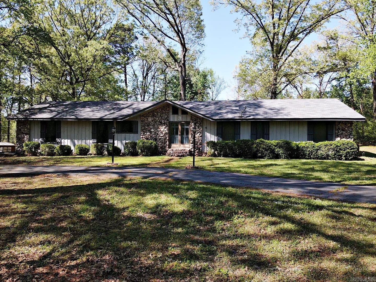 100 Canterbury  Arkadelphia, AR