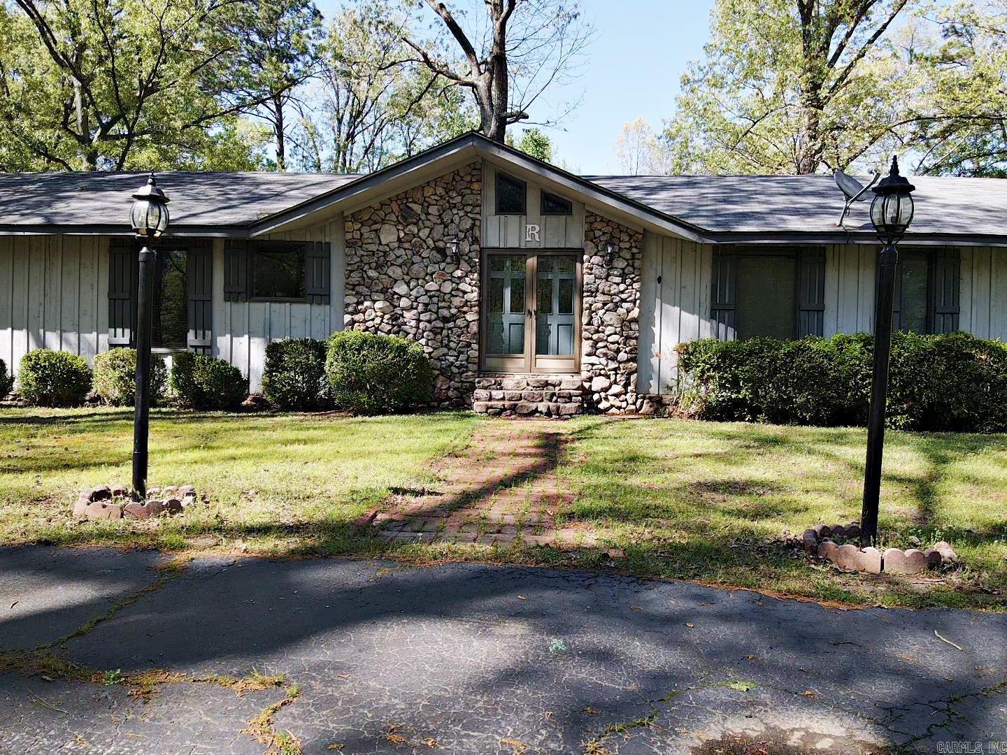 100 Canterbury  Arkadelphia, AR