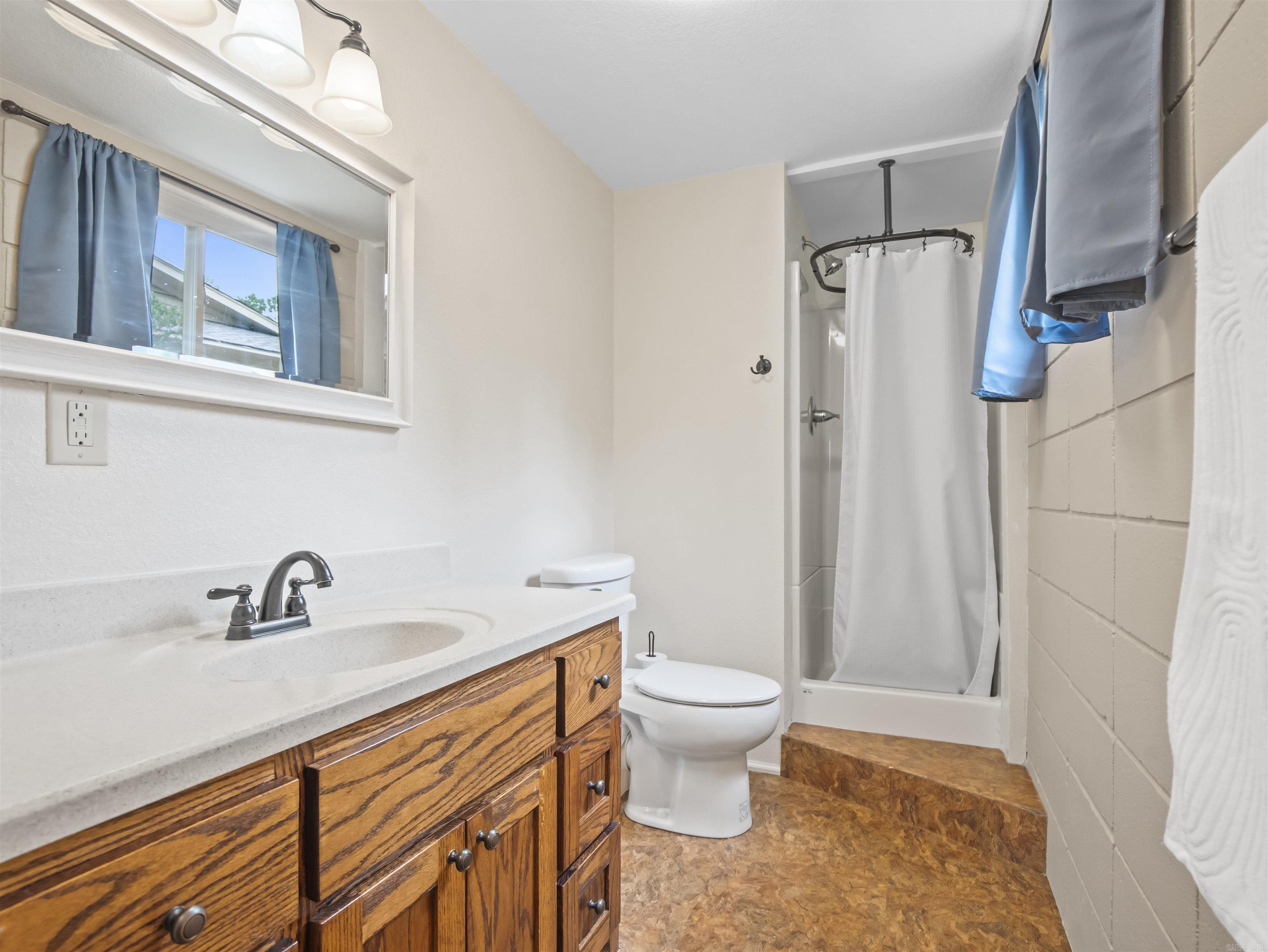 121 Caroline Acres Terrace  Hot Springs, AR