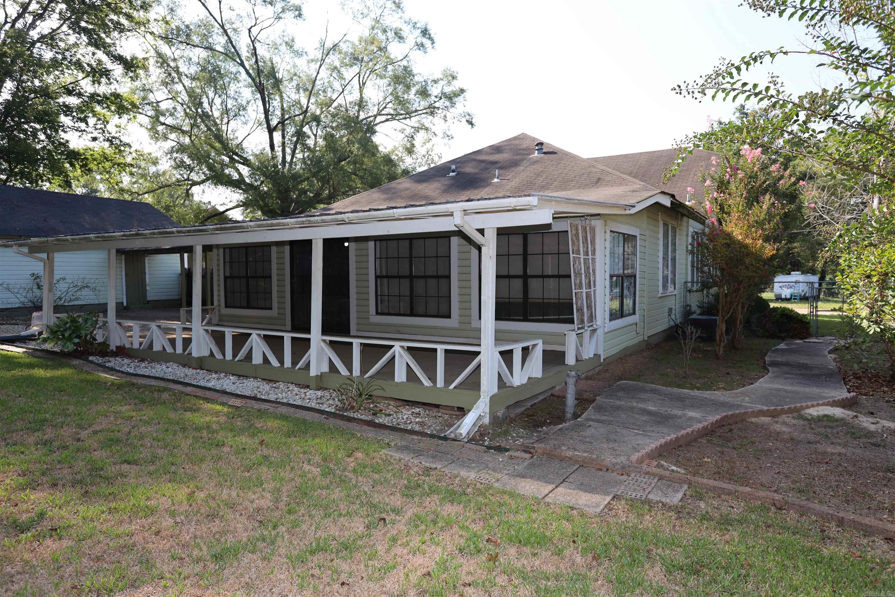 411 E Church  Warren, AR