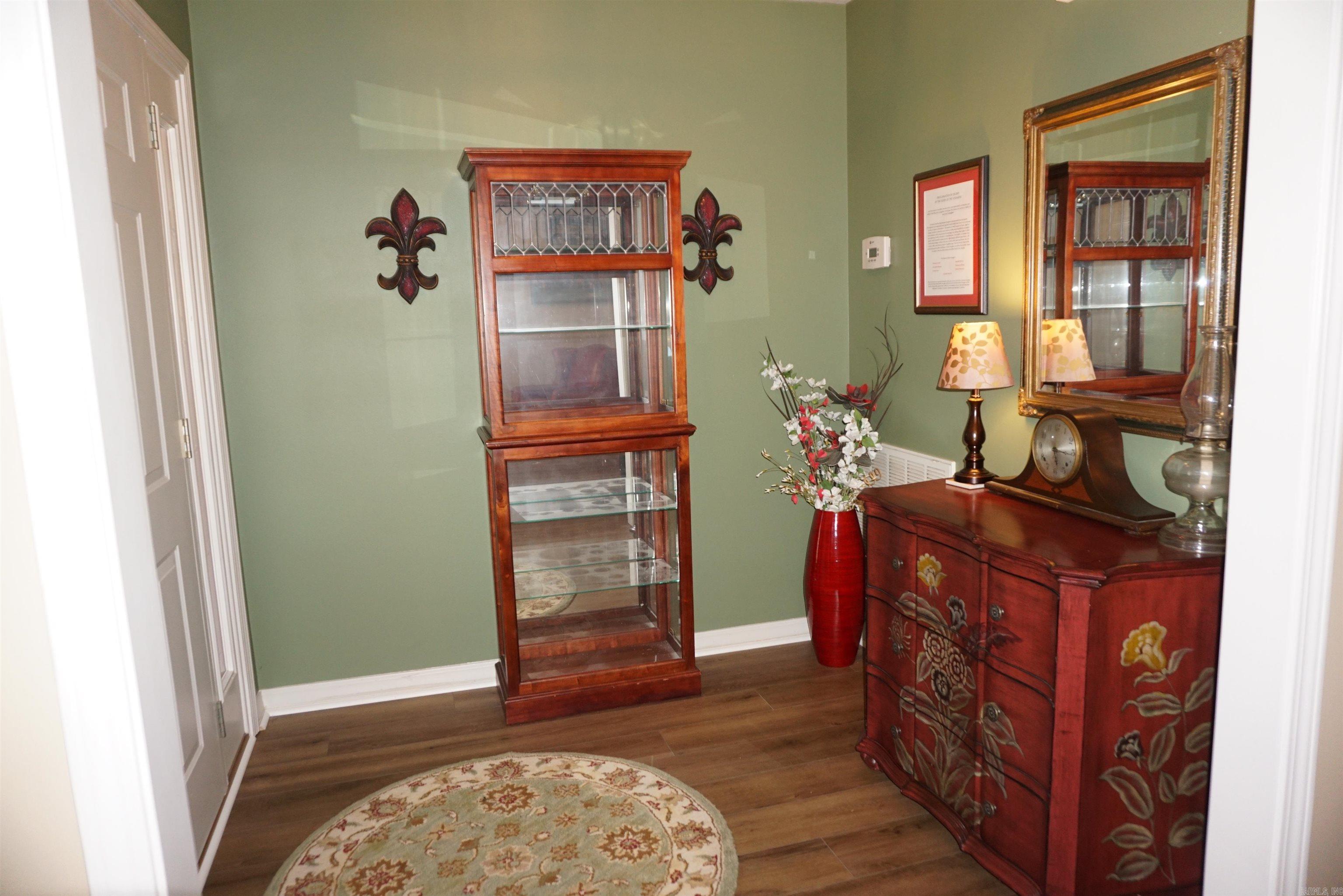 615 Chesapeake Dr Searcy, AR 72143