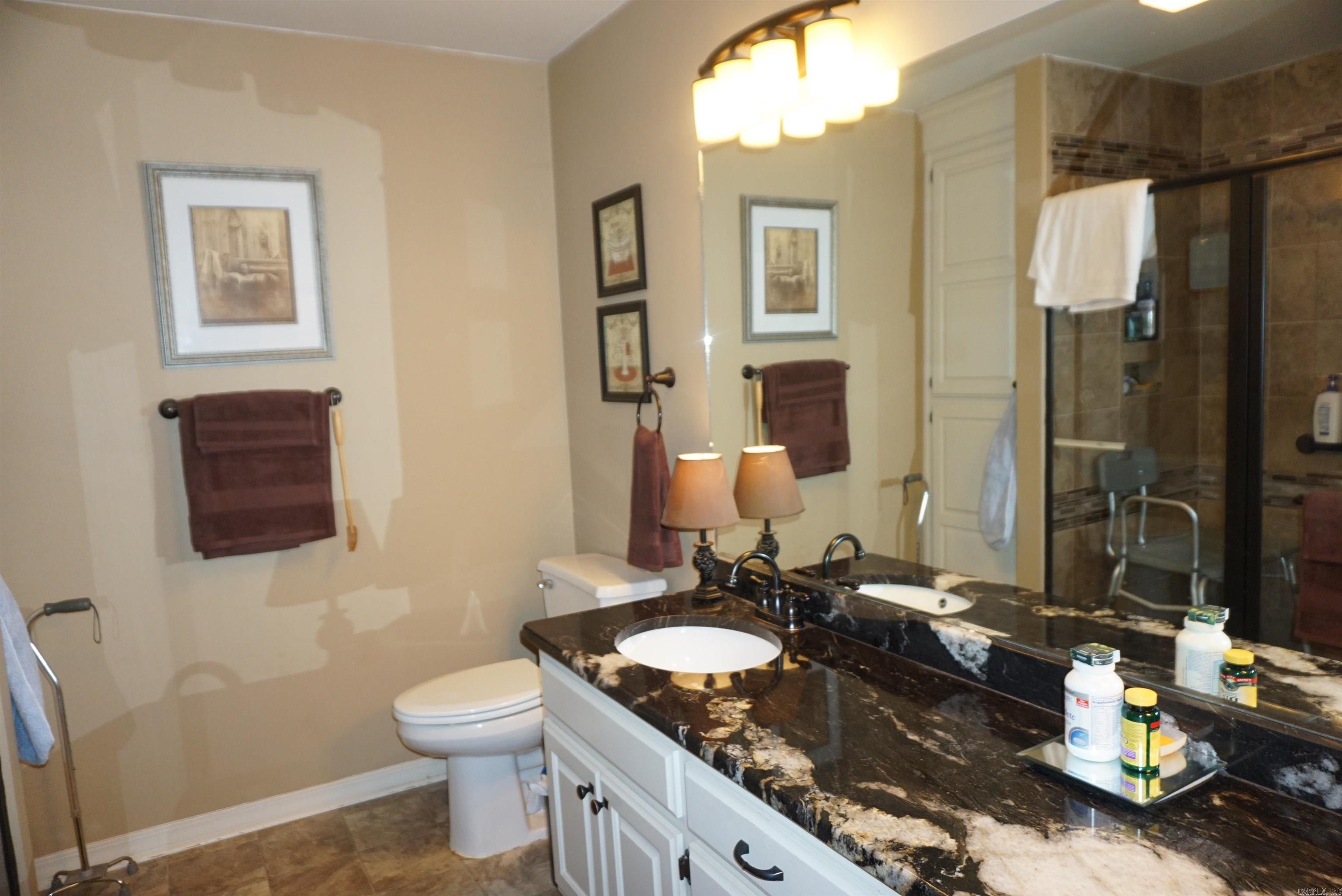 615 Chesapeake Dr Searcy, AR 72143