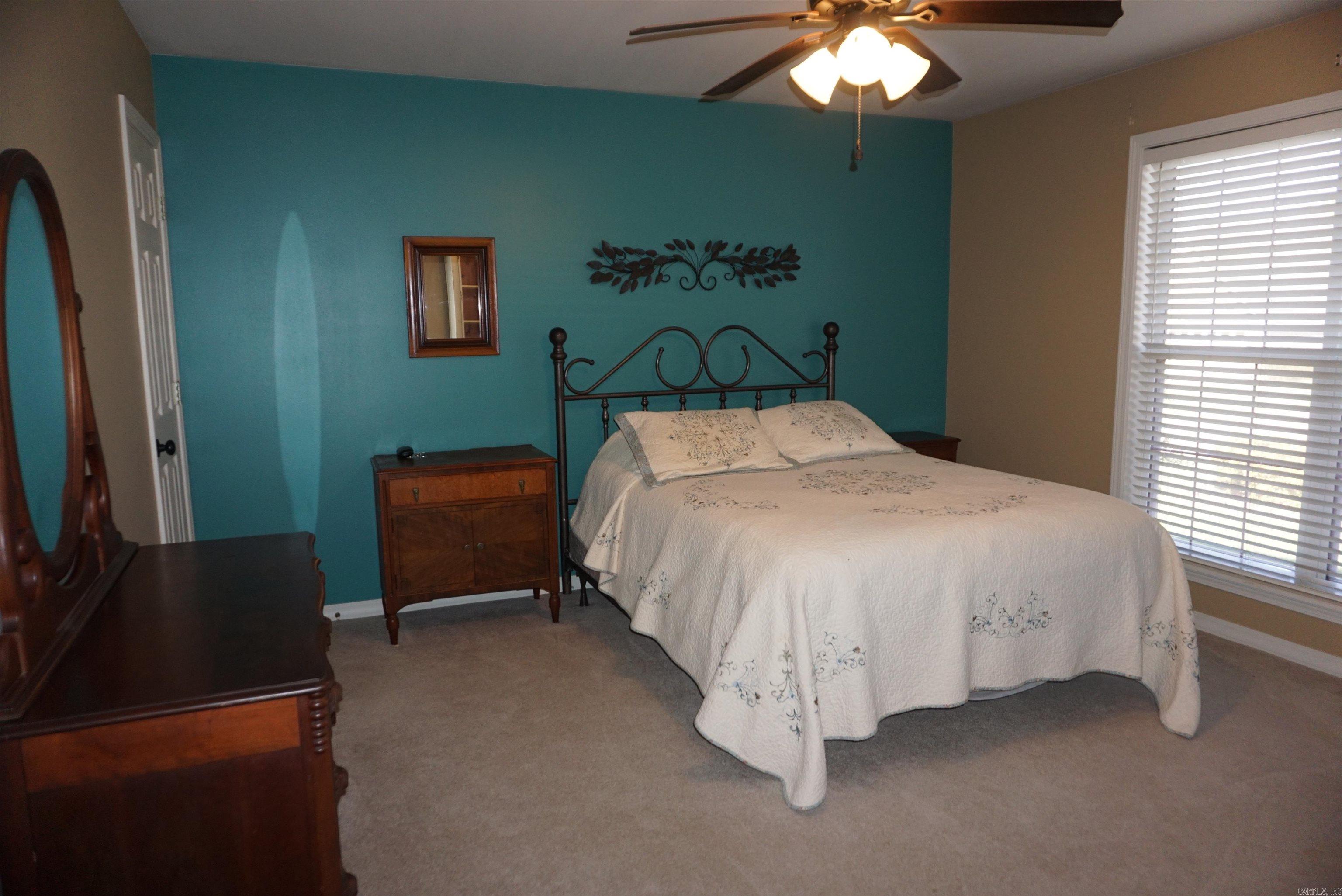 615 Chesapeake Dr Searcy, AR 72143