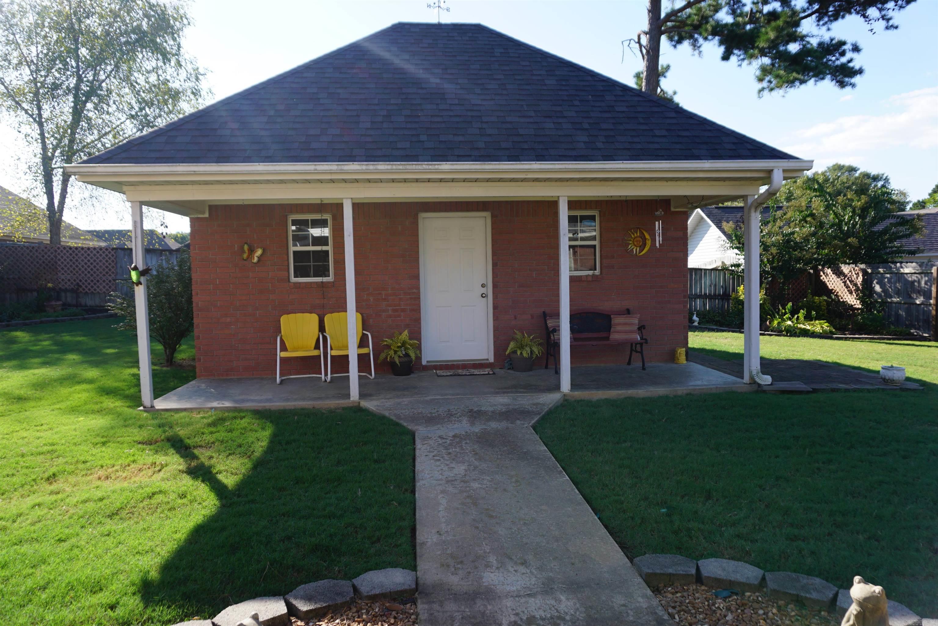 615 Chesapeake Dr Searcy, AR 72143