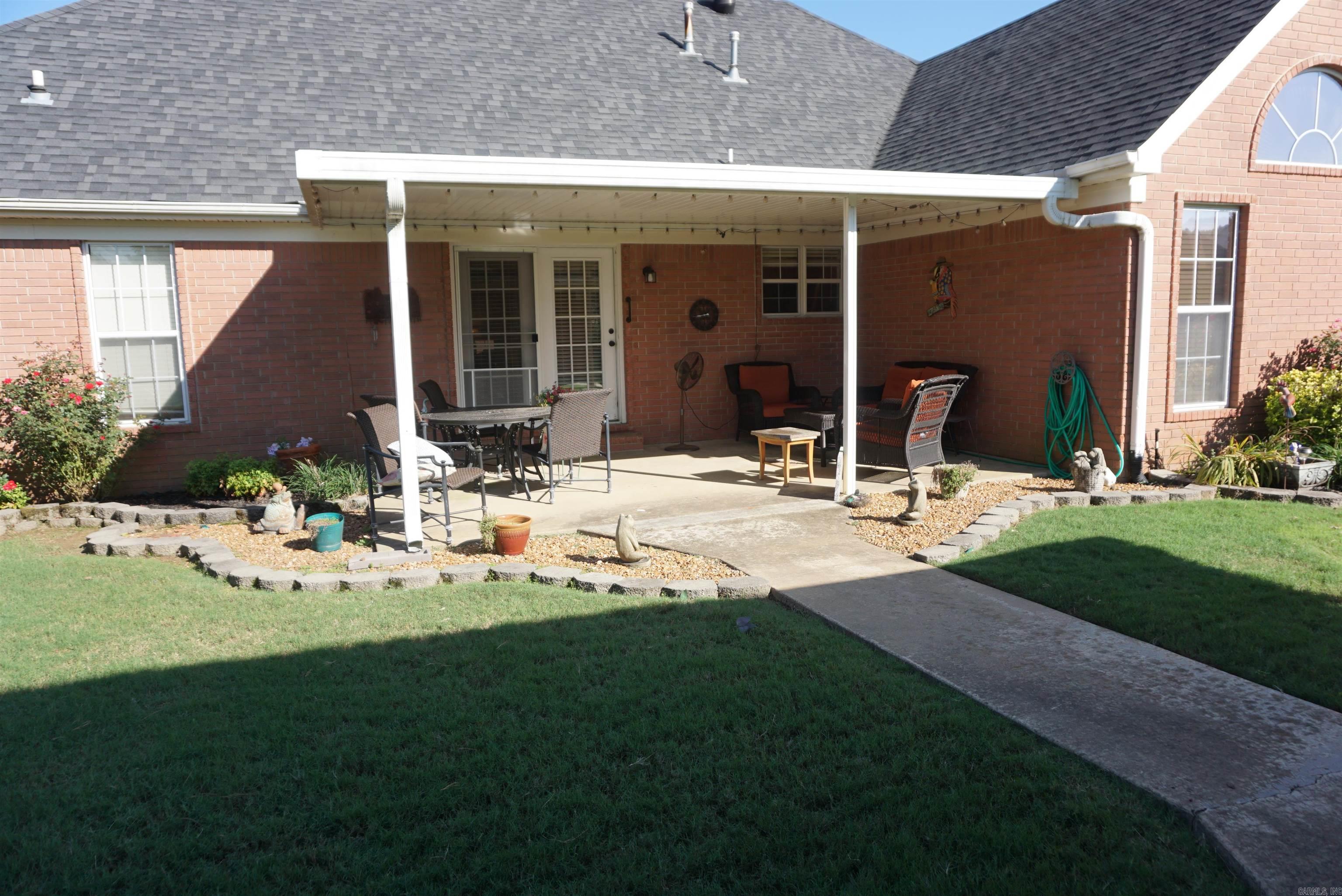 615 Chesapeake Dr Searcy, AR 72143