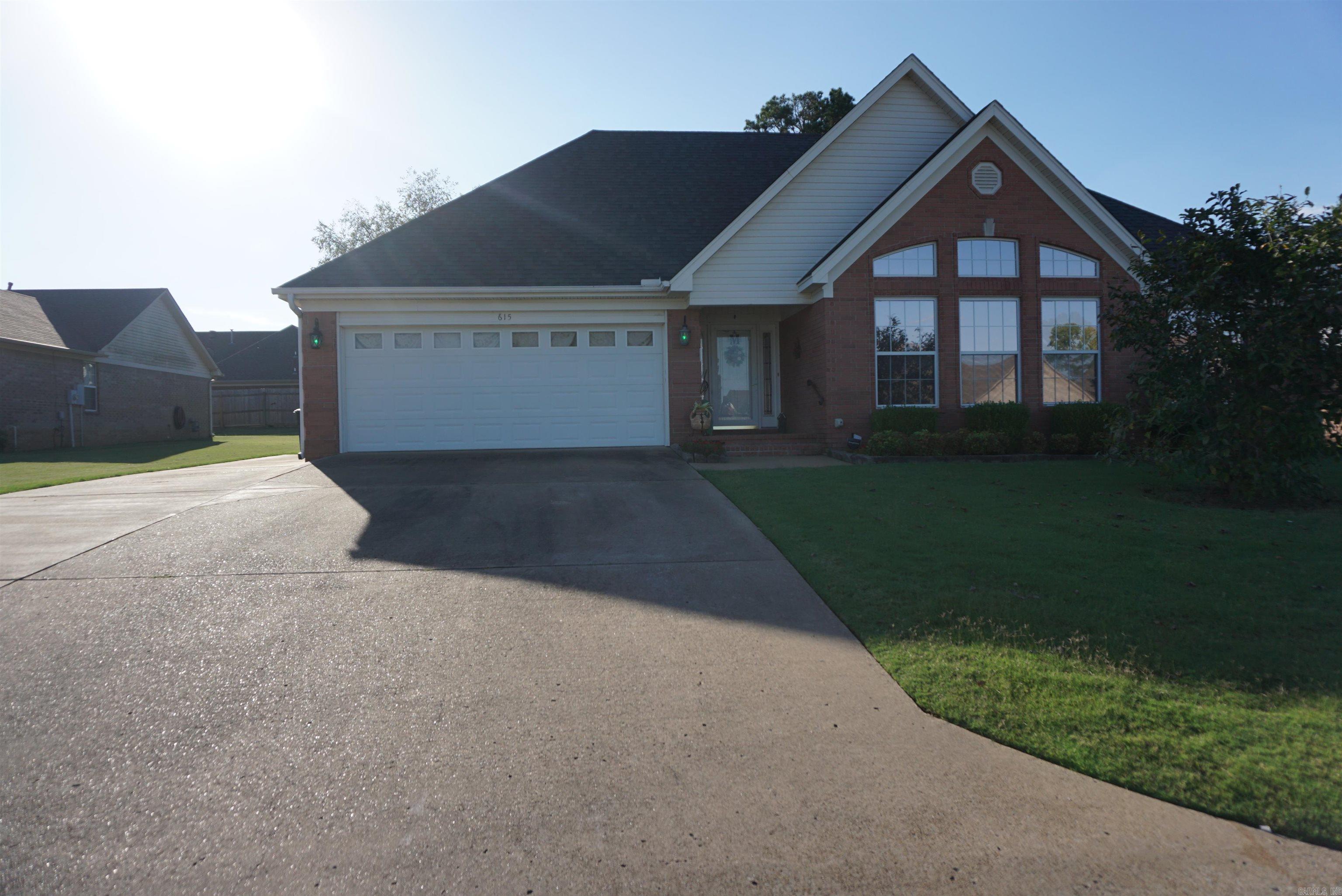 615 Chesapeake Dr Searcy, AR 72143