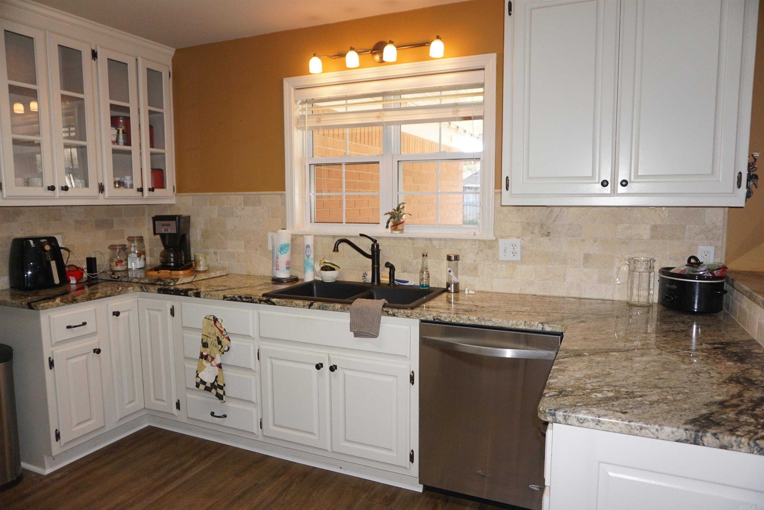 615 Chesapeake Dr Searcy, AR 72143