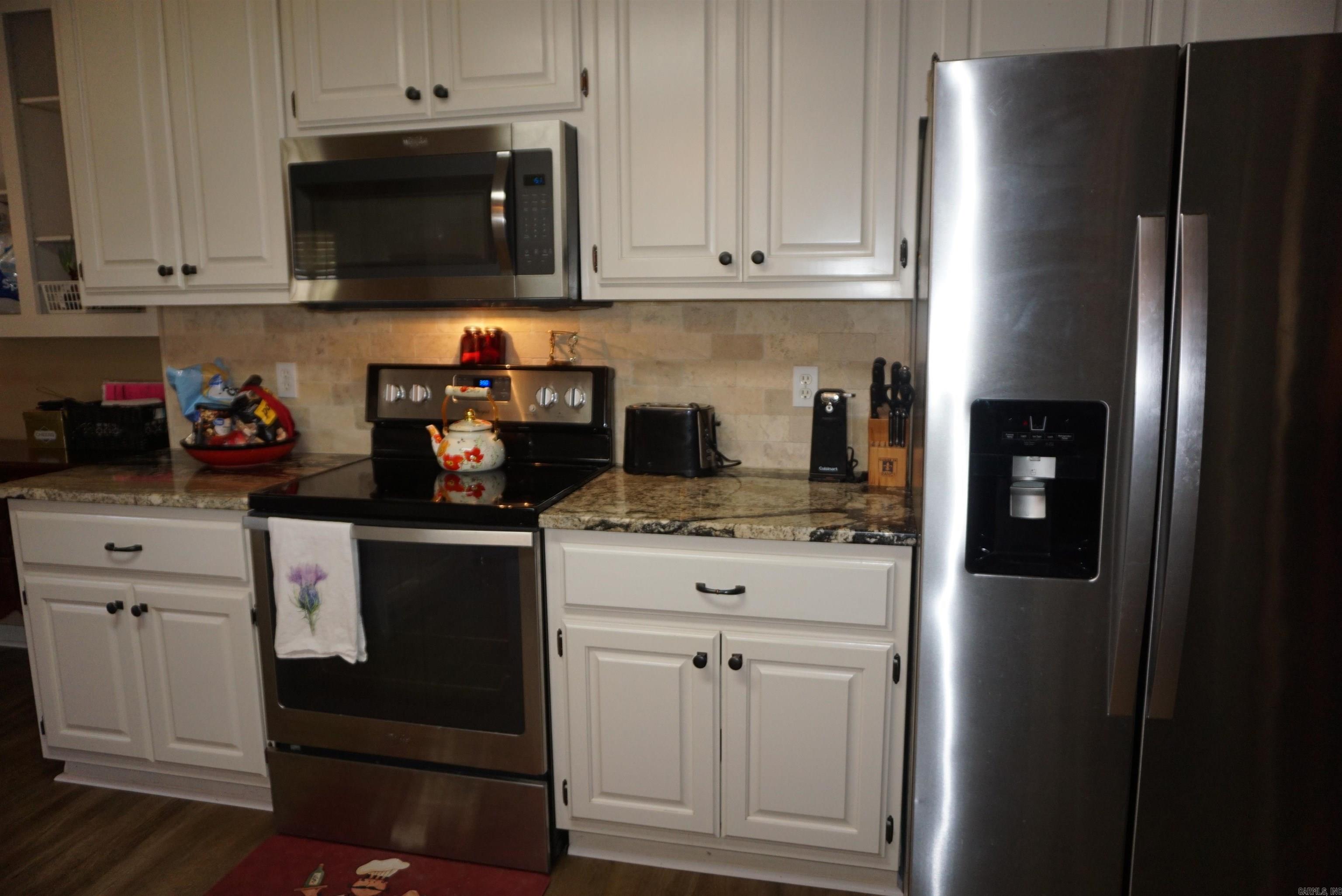 615 Chesapeake Dr Searcy, AR 72143