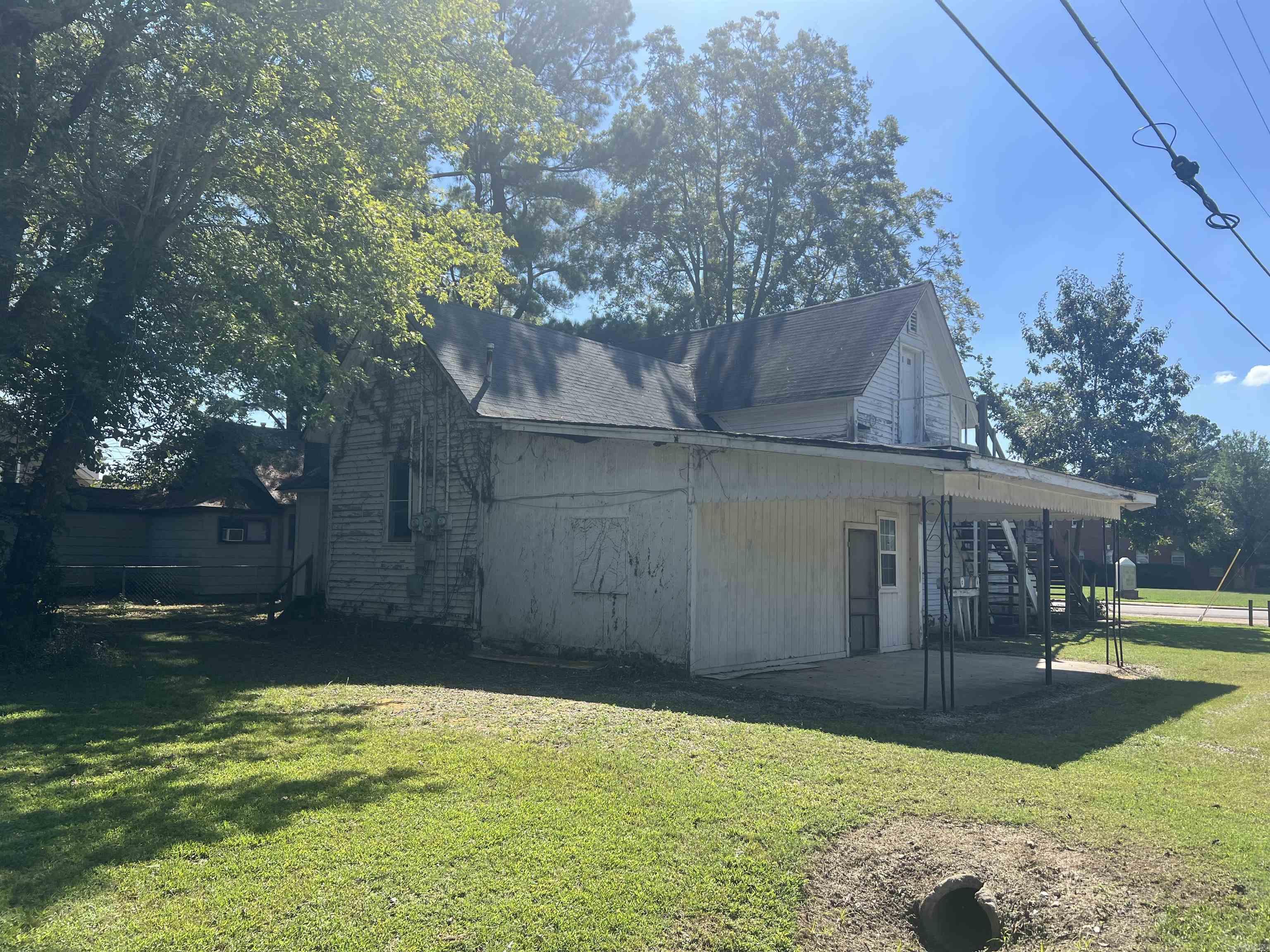 491 W Main  Piggott, AR