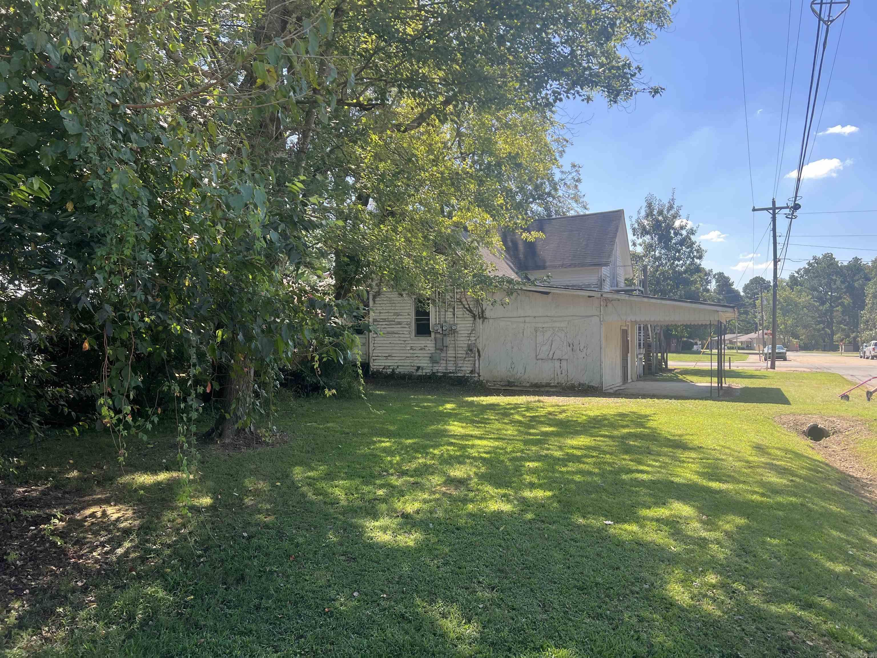 491 W Main  Piggott, AR