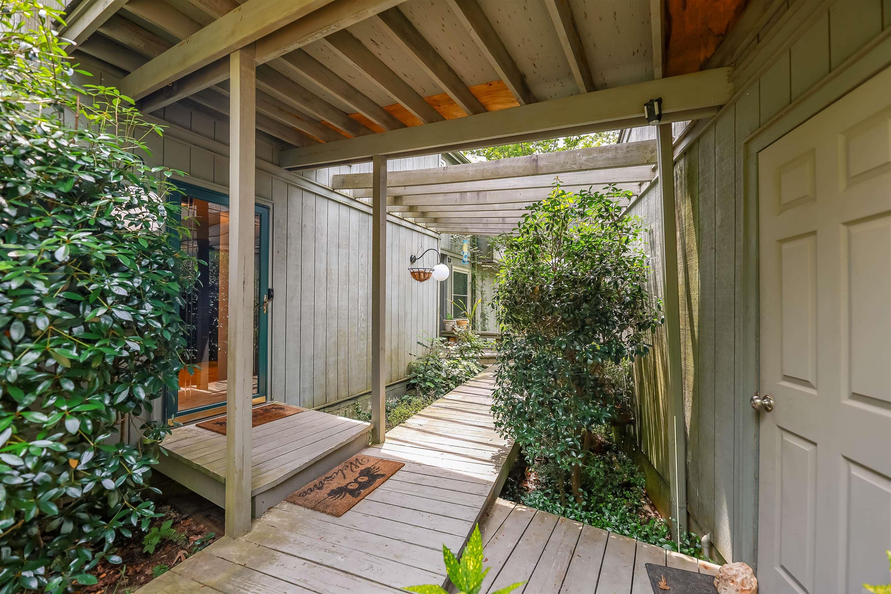 24 Chaffee Creek Trl  Camden, AR