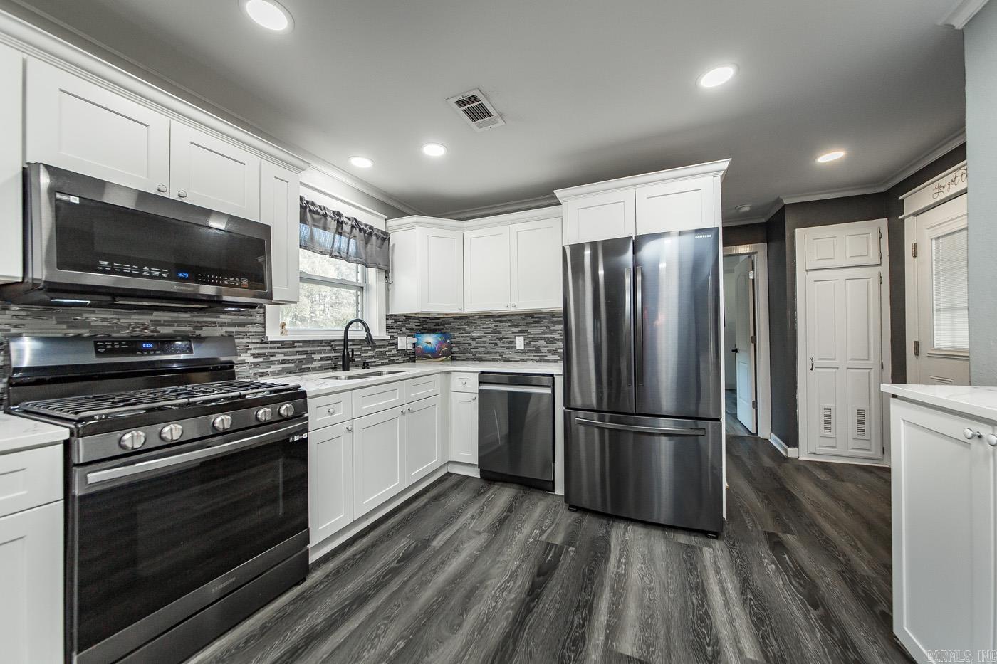 5821 AR HIGHWAY 294 Highway Jacksonville, AR 72076