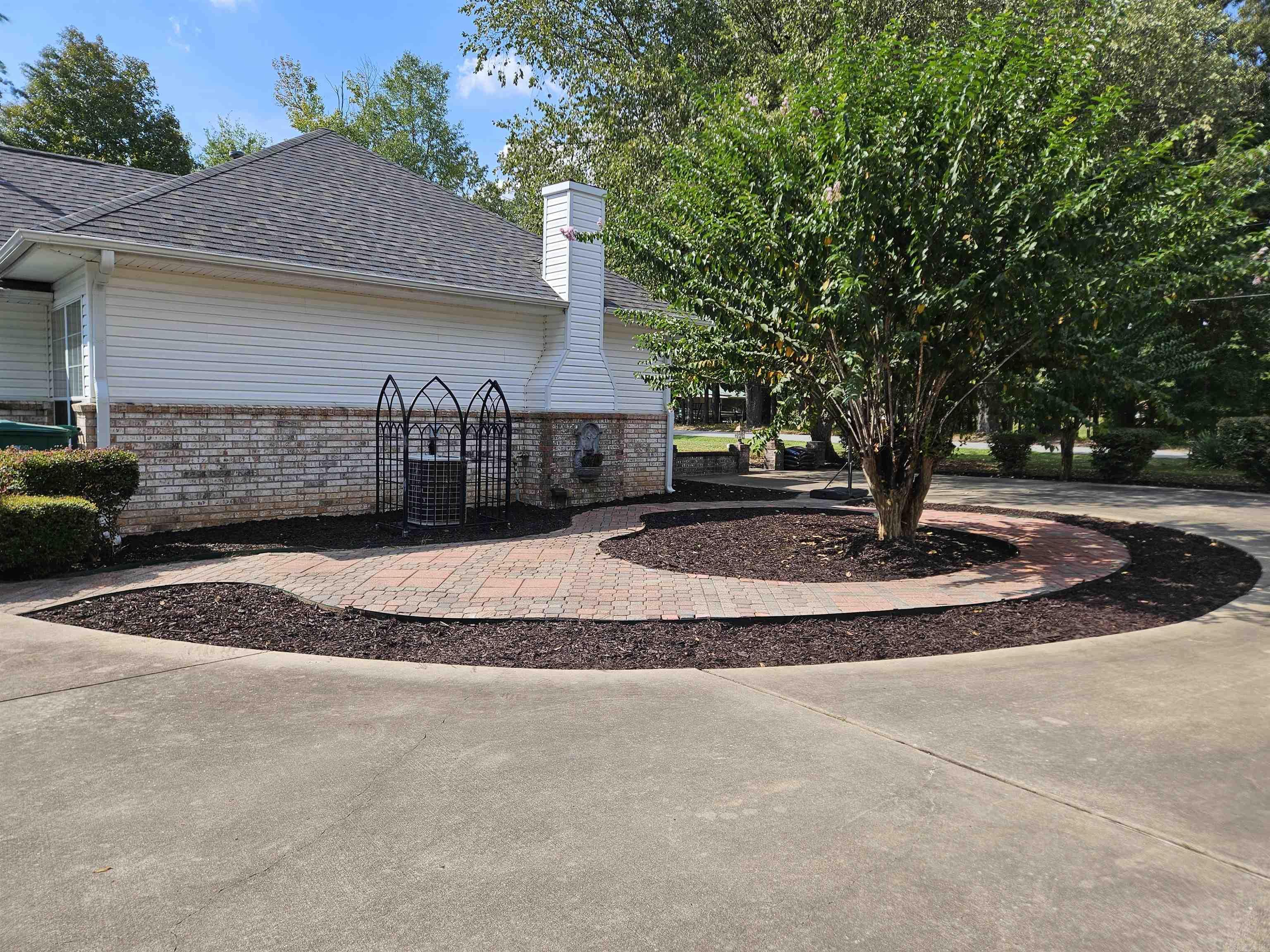 1018 W Holland Avenue White Hall, AR 71602