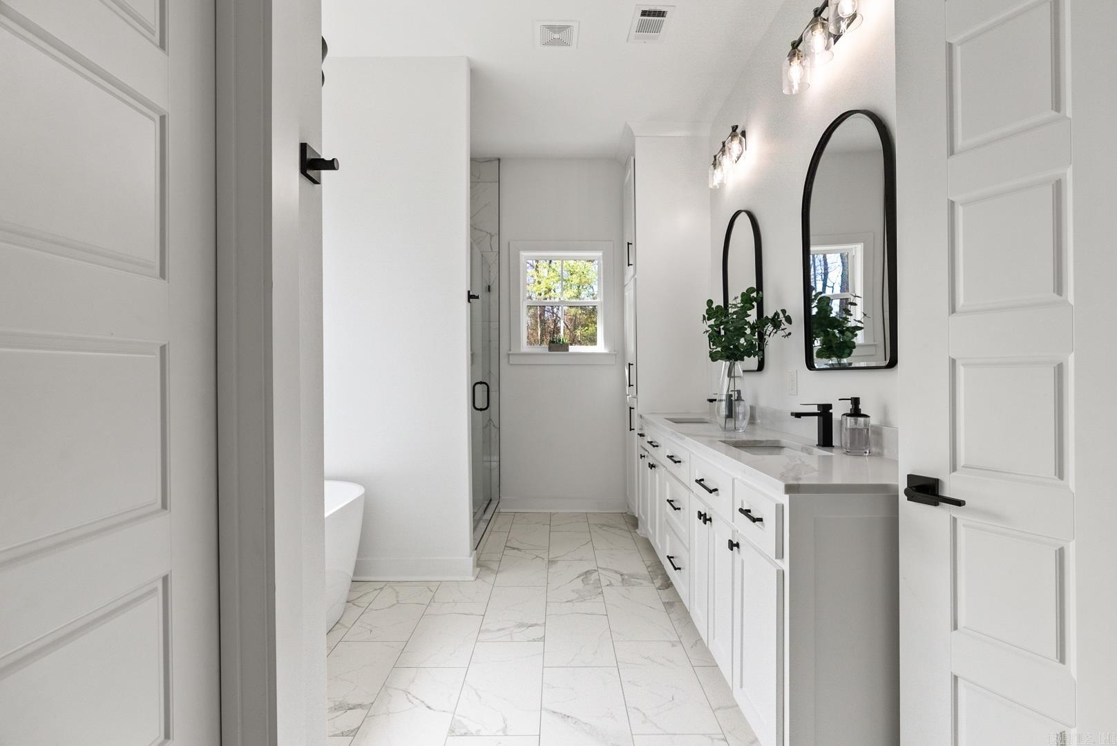 2505 Collins  Conway, AR