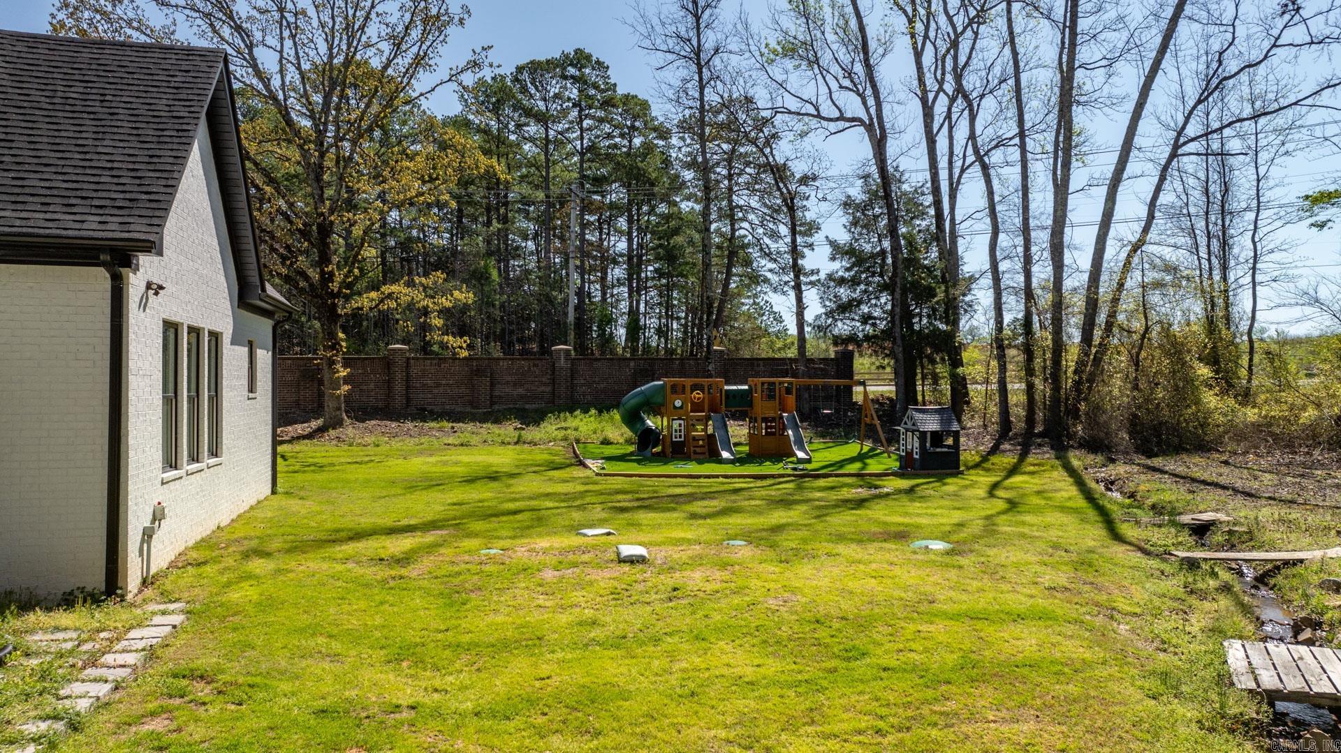 2505 Collins  Conway, AR