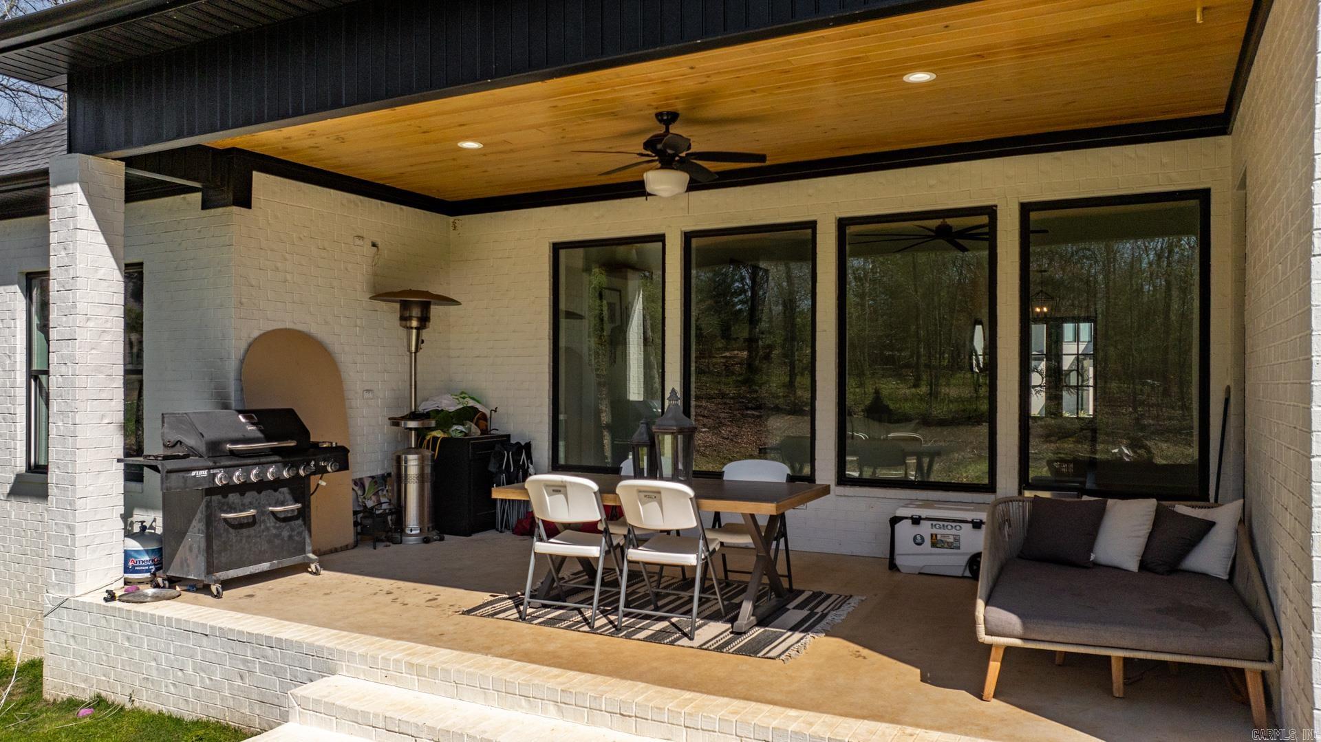 2505 Collins  Conway, AR