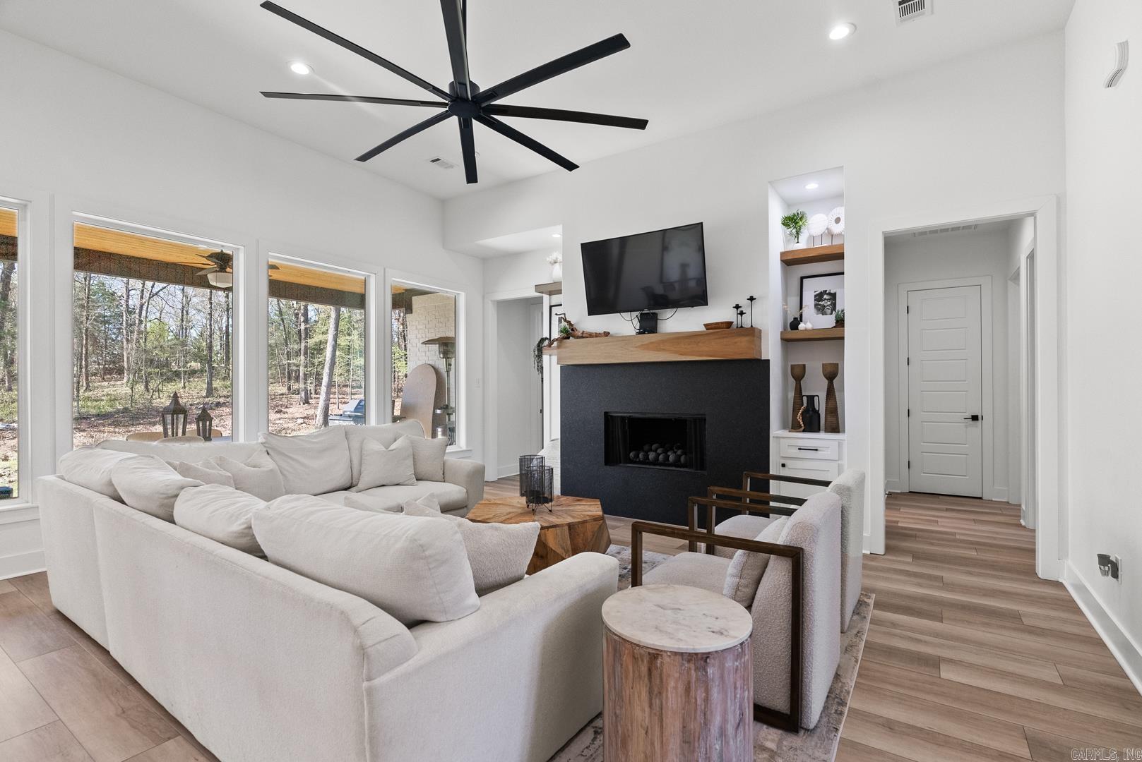 2505 Collins  Conway, AR