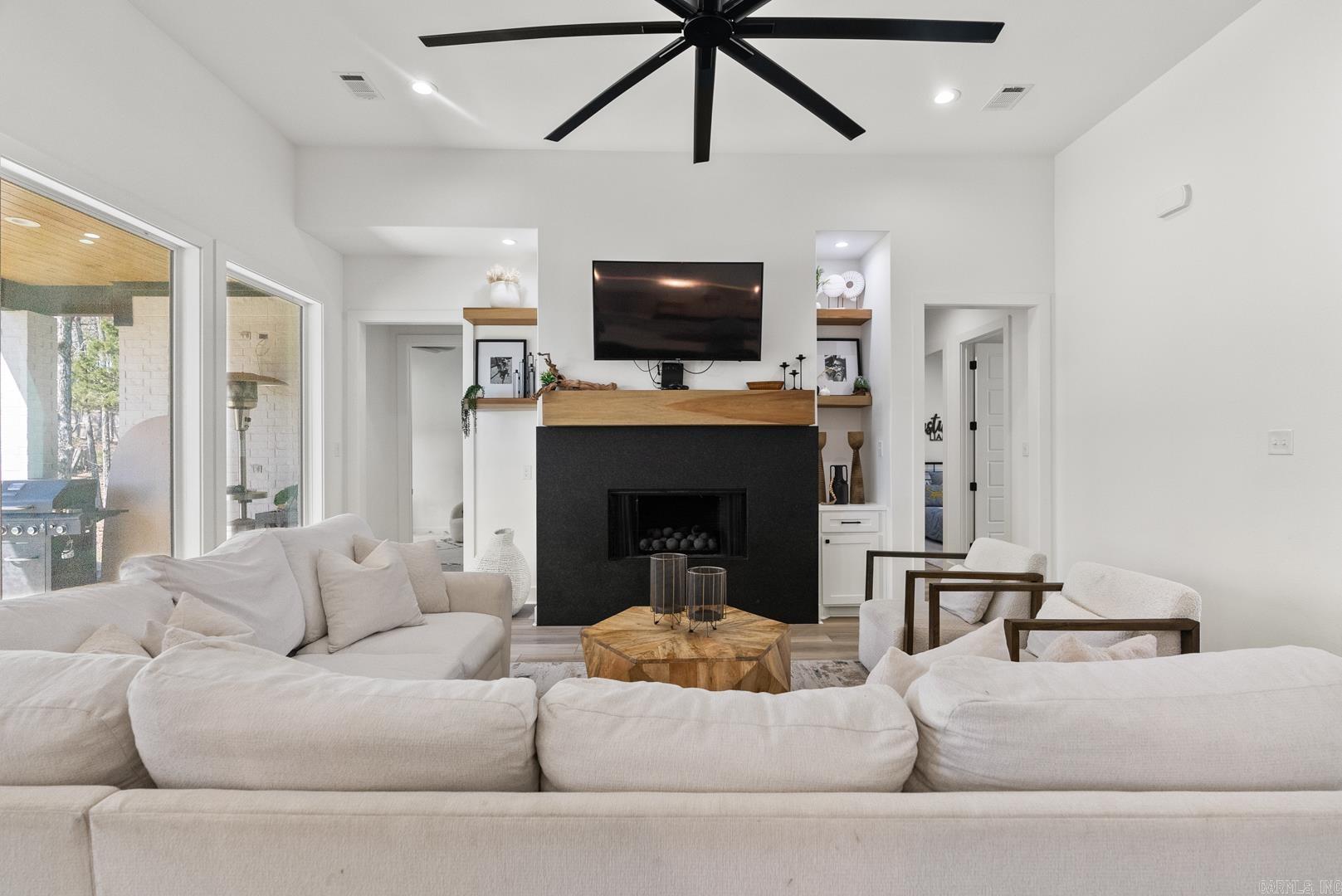 2505 Collins  Conway, AR