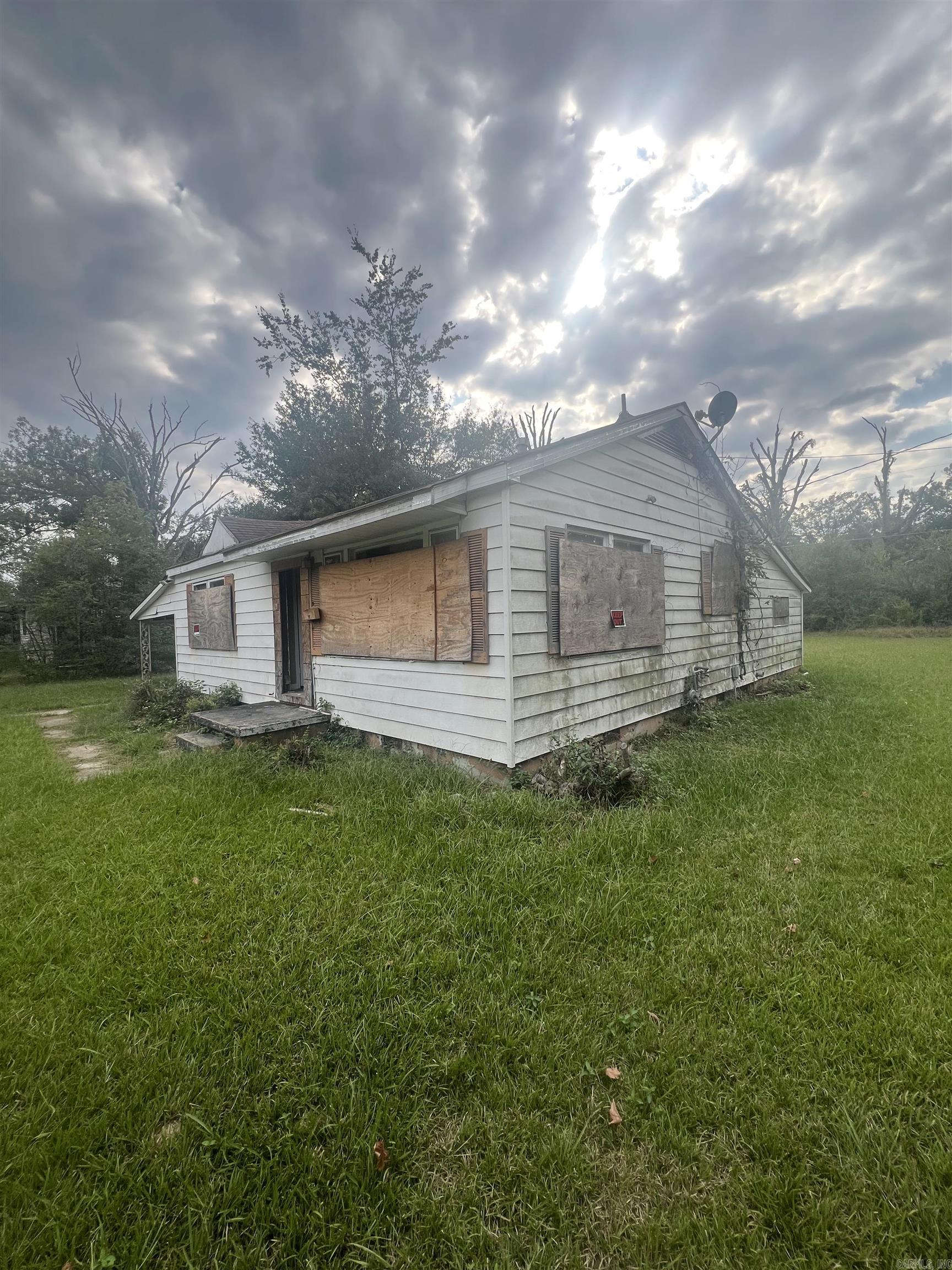 12 Shirley  White Hall, AR