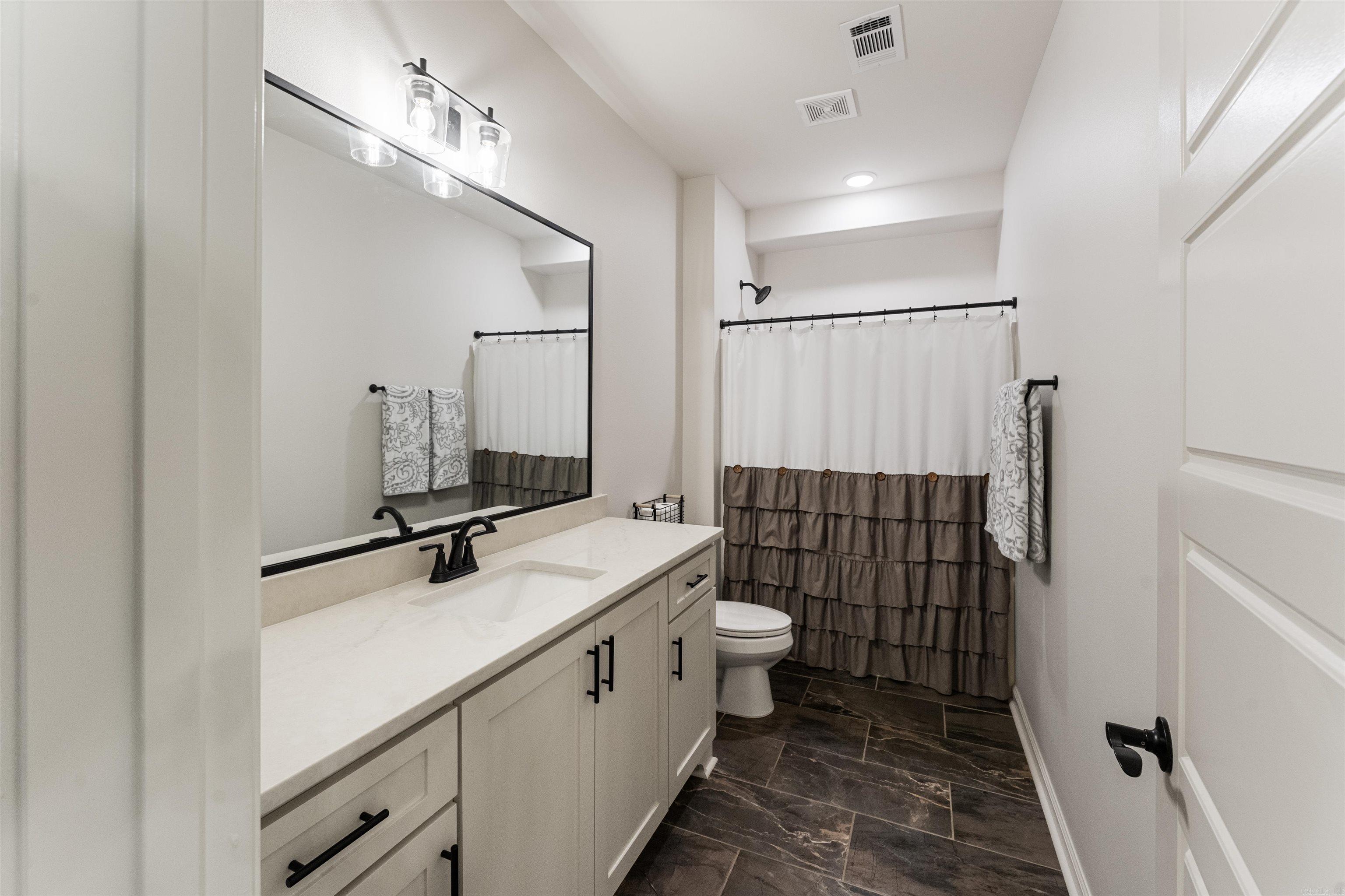 5949 NICKEL BILL JAMES ROAD  Benton, AR