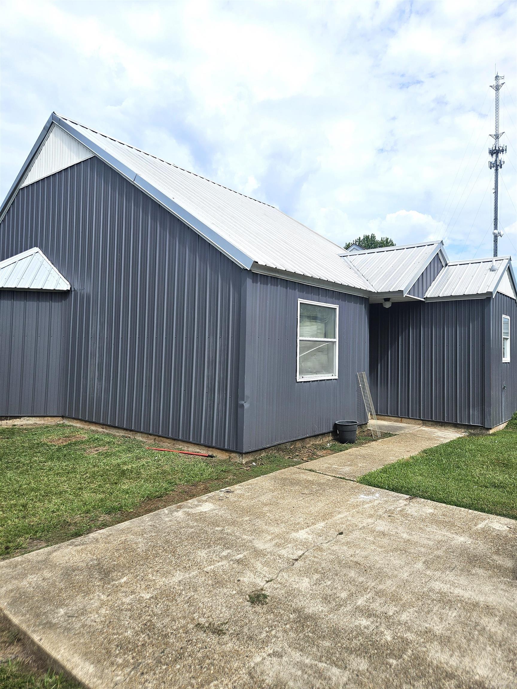 210 E Cowling Street Ashdown, AR 71822