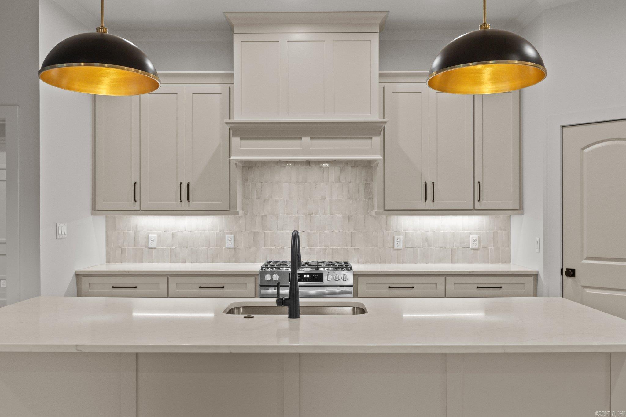 16 Mountain Brook  Little Rock, AR