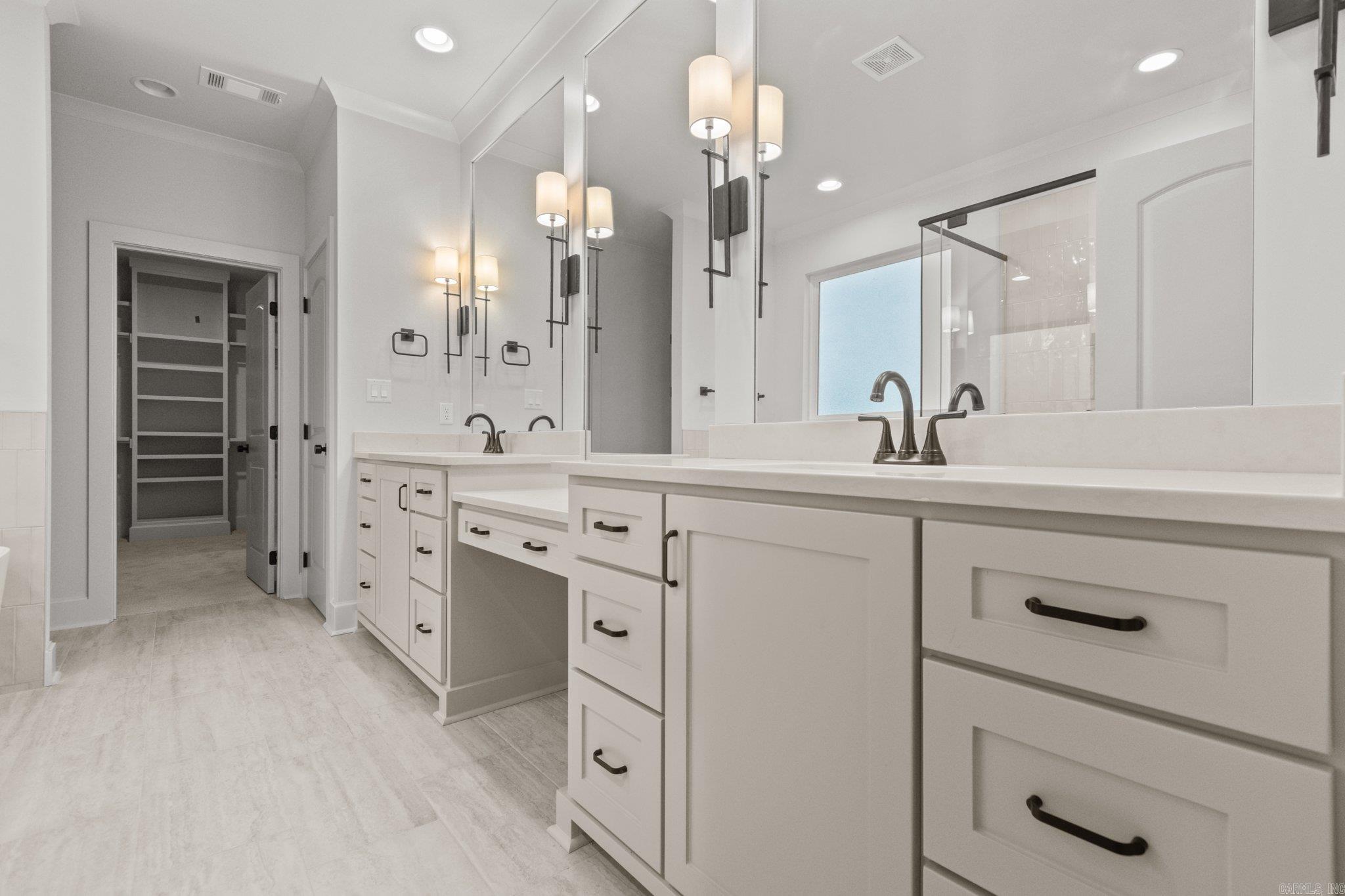 16 Mountain Brook  Little Rock, AR