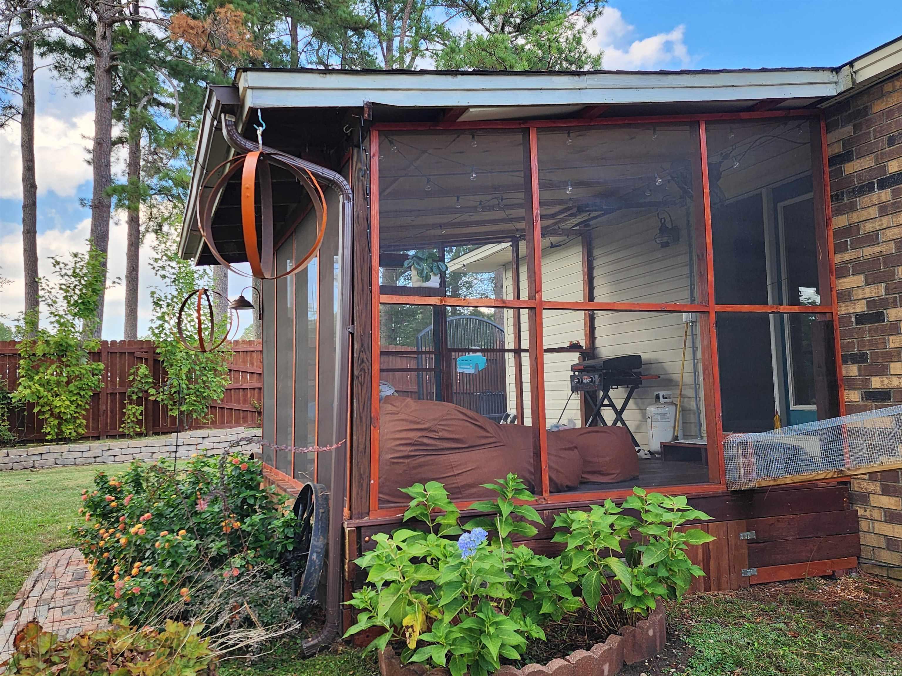 701 N RED Sheridan, AR 72150