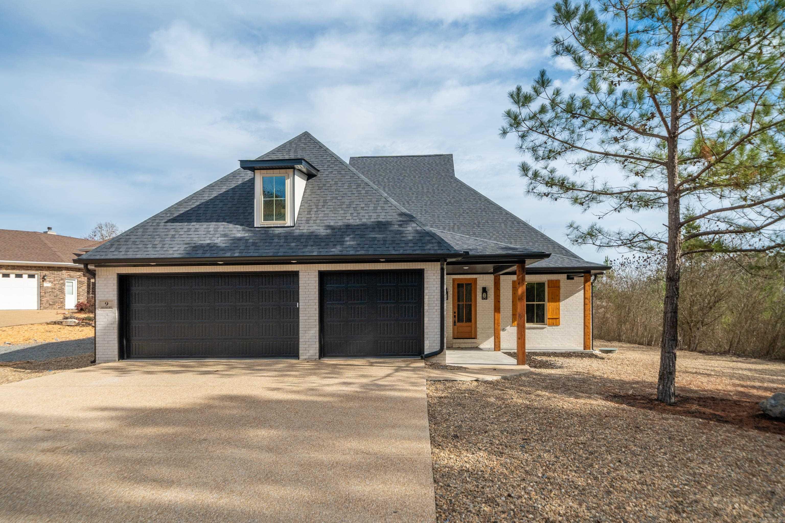 9 Manzanares Hot Springs Village, AR 71909