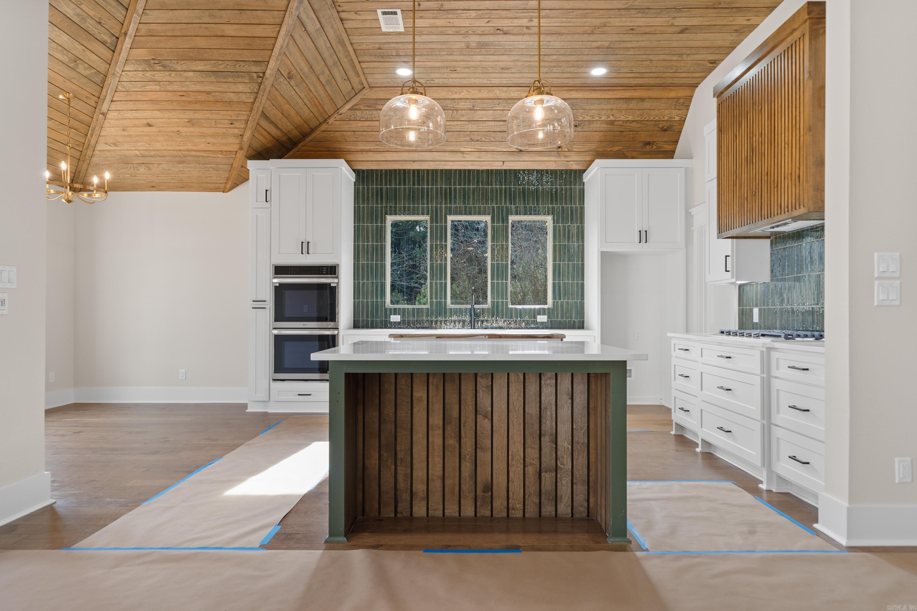 9 Manzanares Hot Springs Village, AR 71909