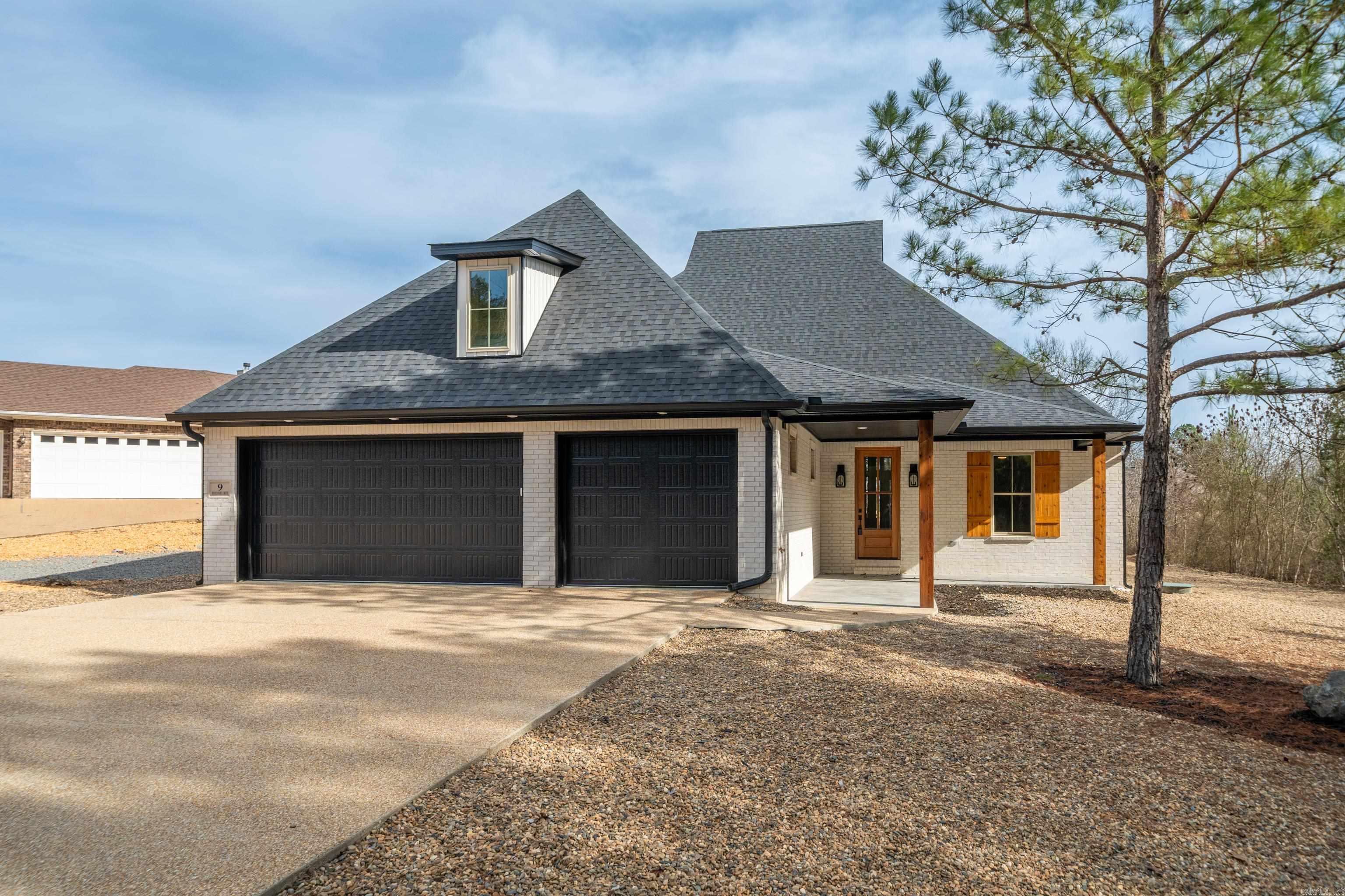 9 Manzanares Hot Springs Village, AR 71909