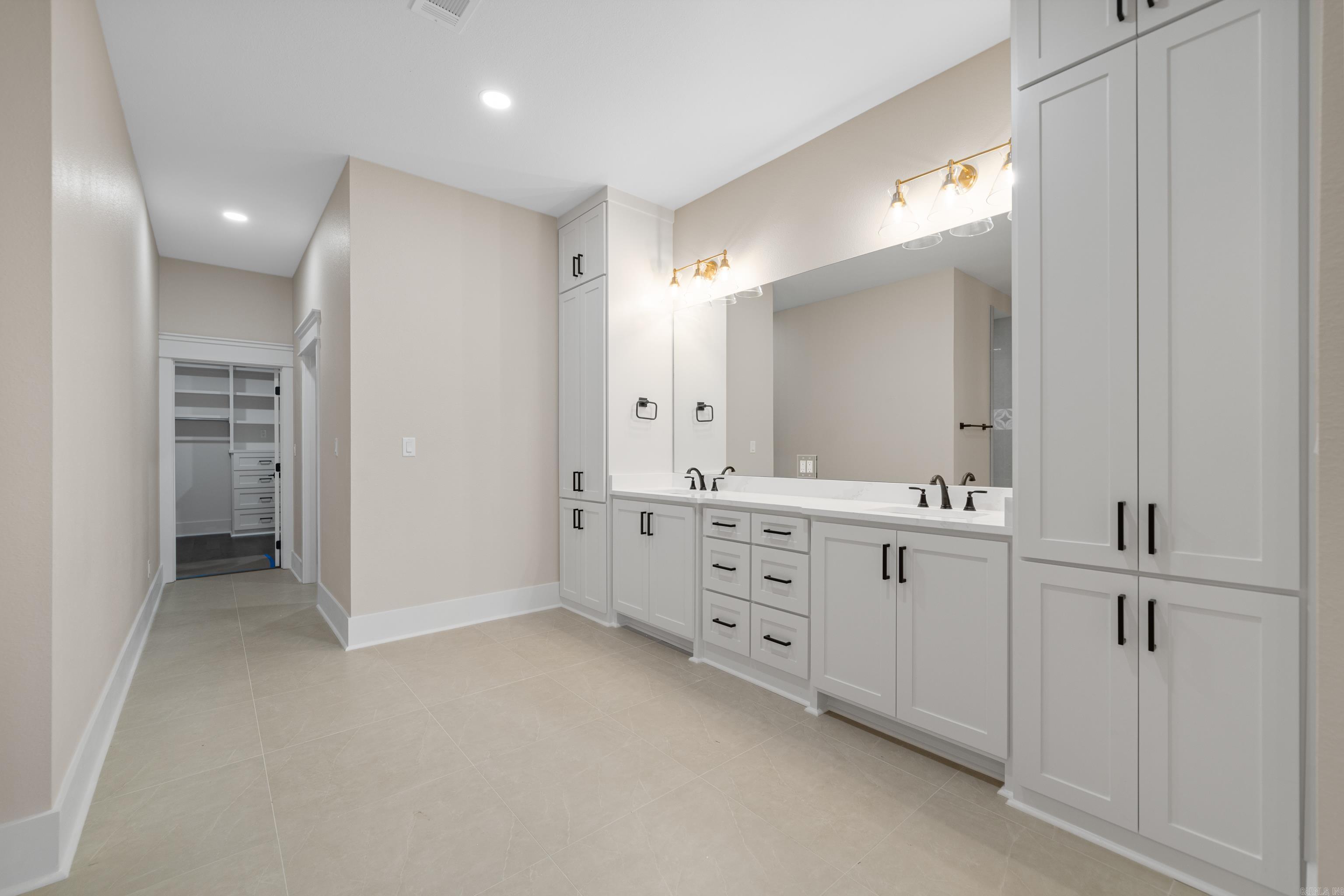 9 Manzanares Hot Springs Village, AR 71909