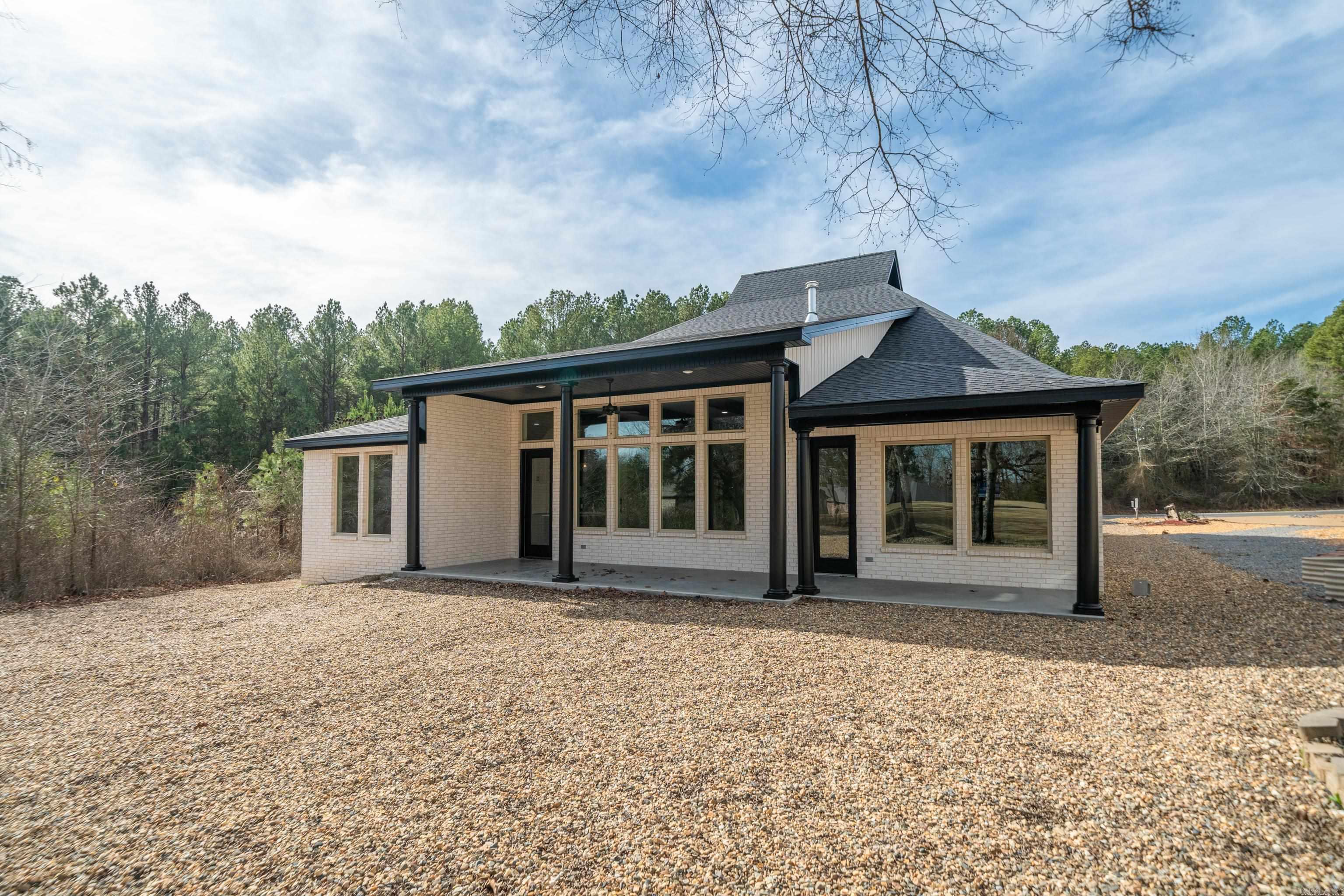 9 Manzanares Hot Springs Village, AR 71909