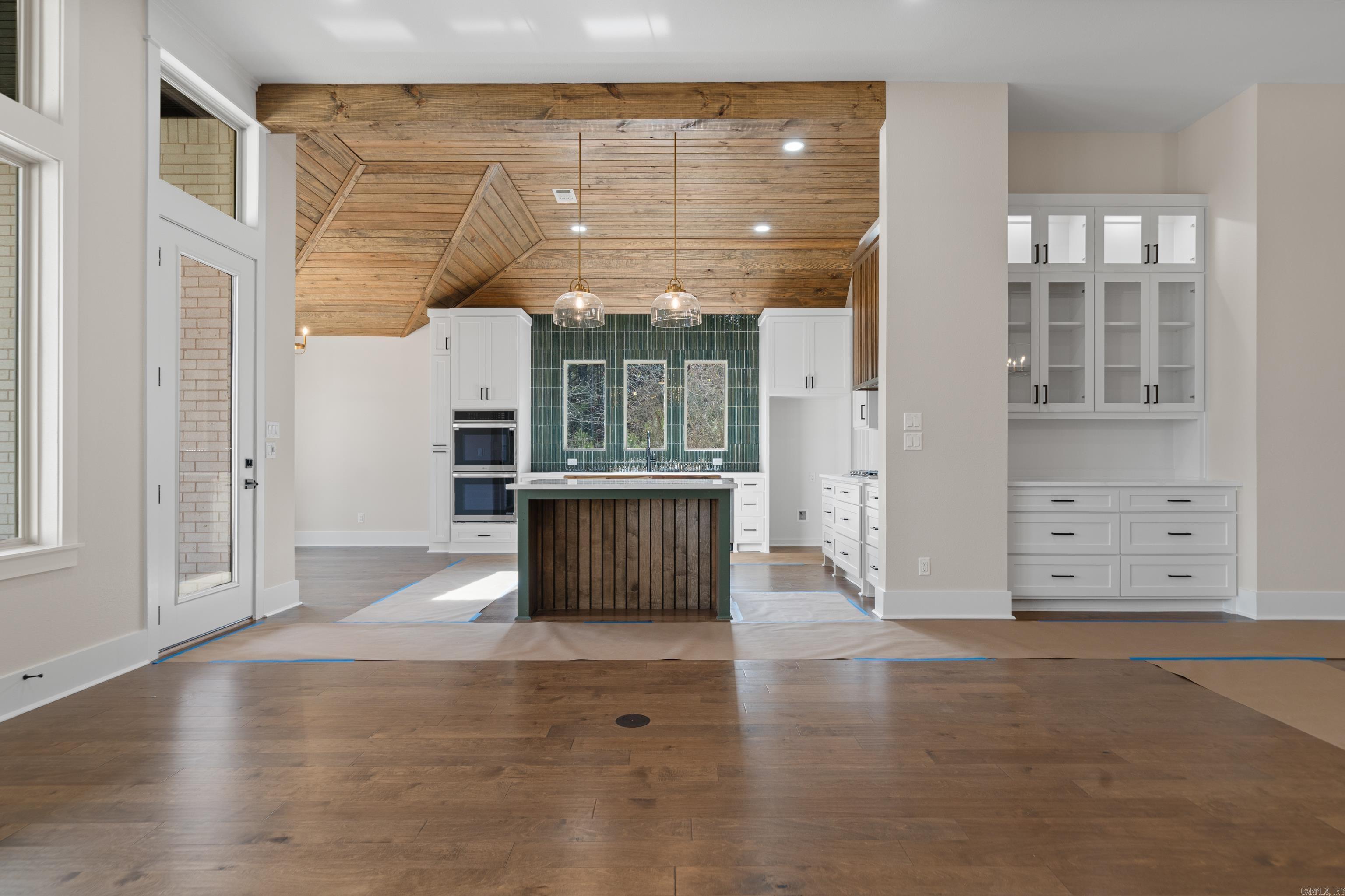 9 Manzanares Hot Springs Village, AR 71909