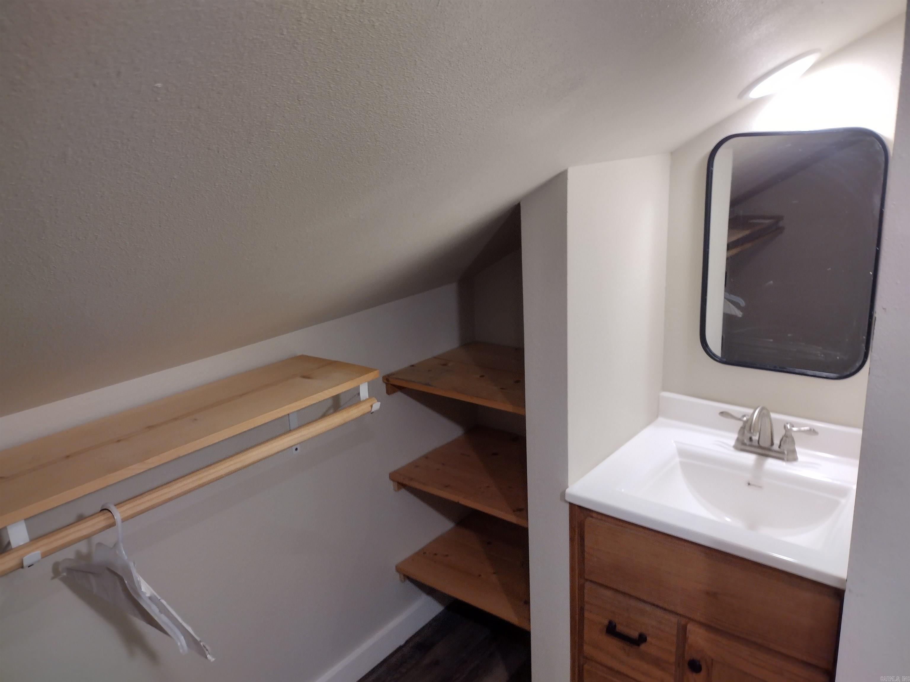 30121 HWy 263 N  Mountain View, AR