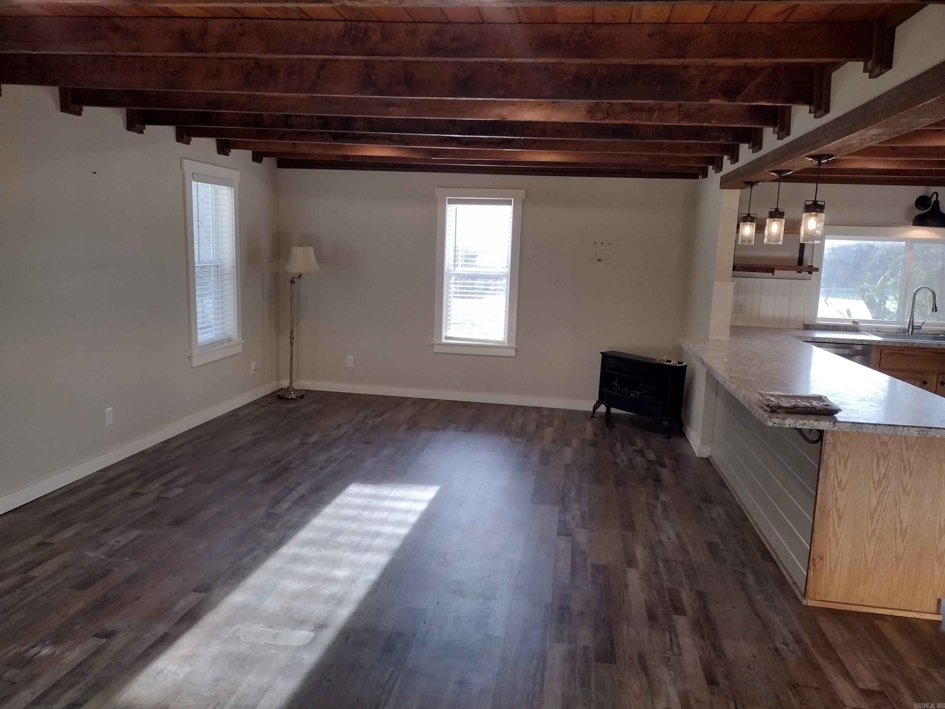 30121 HWy 263 N  Mountain View, AR