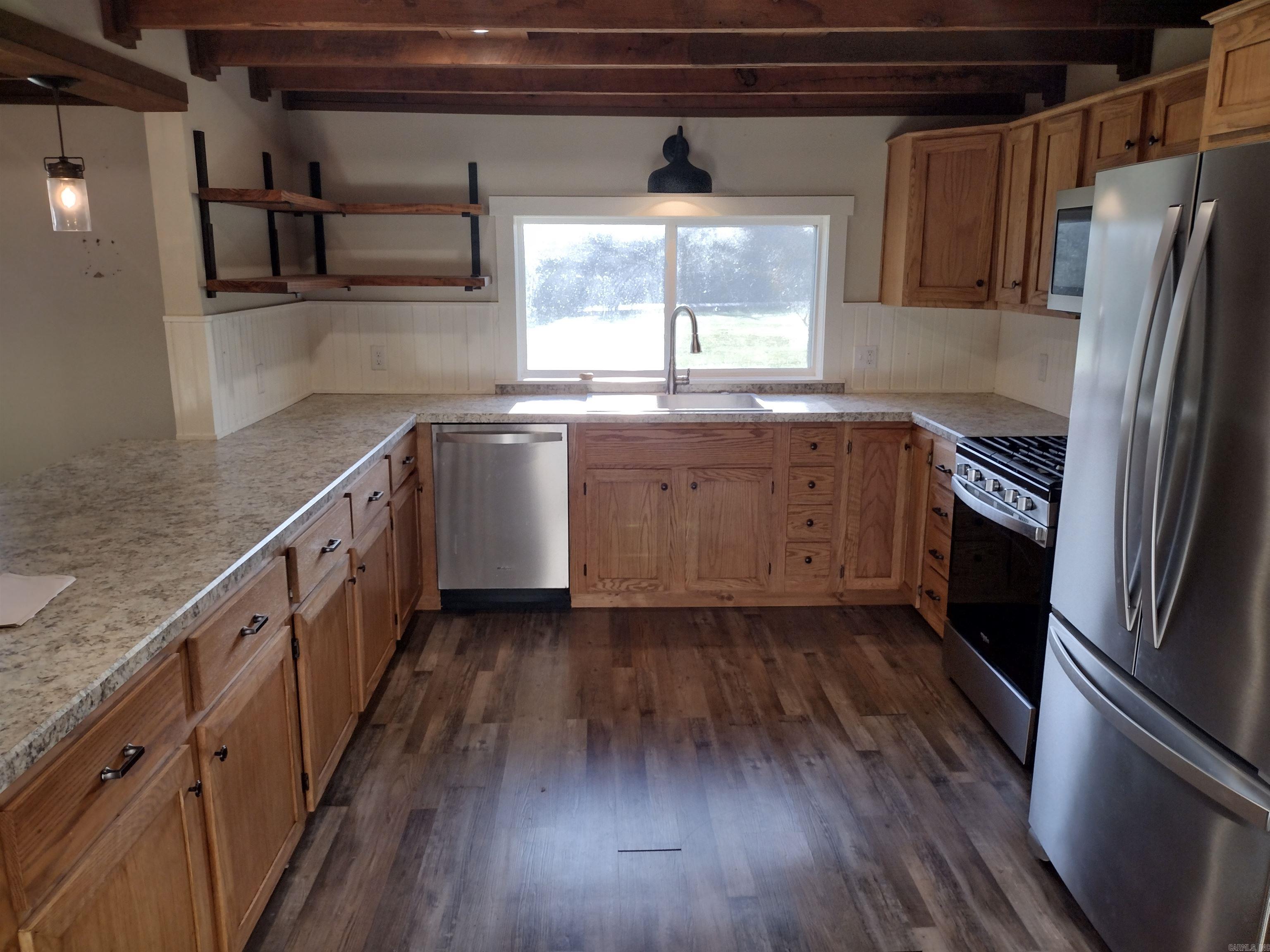 30121 HWy 263 N  Mountain View, AR