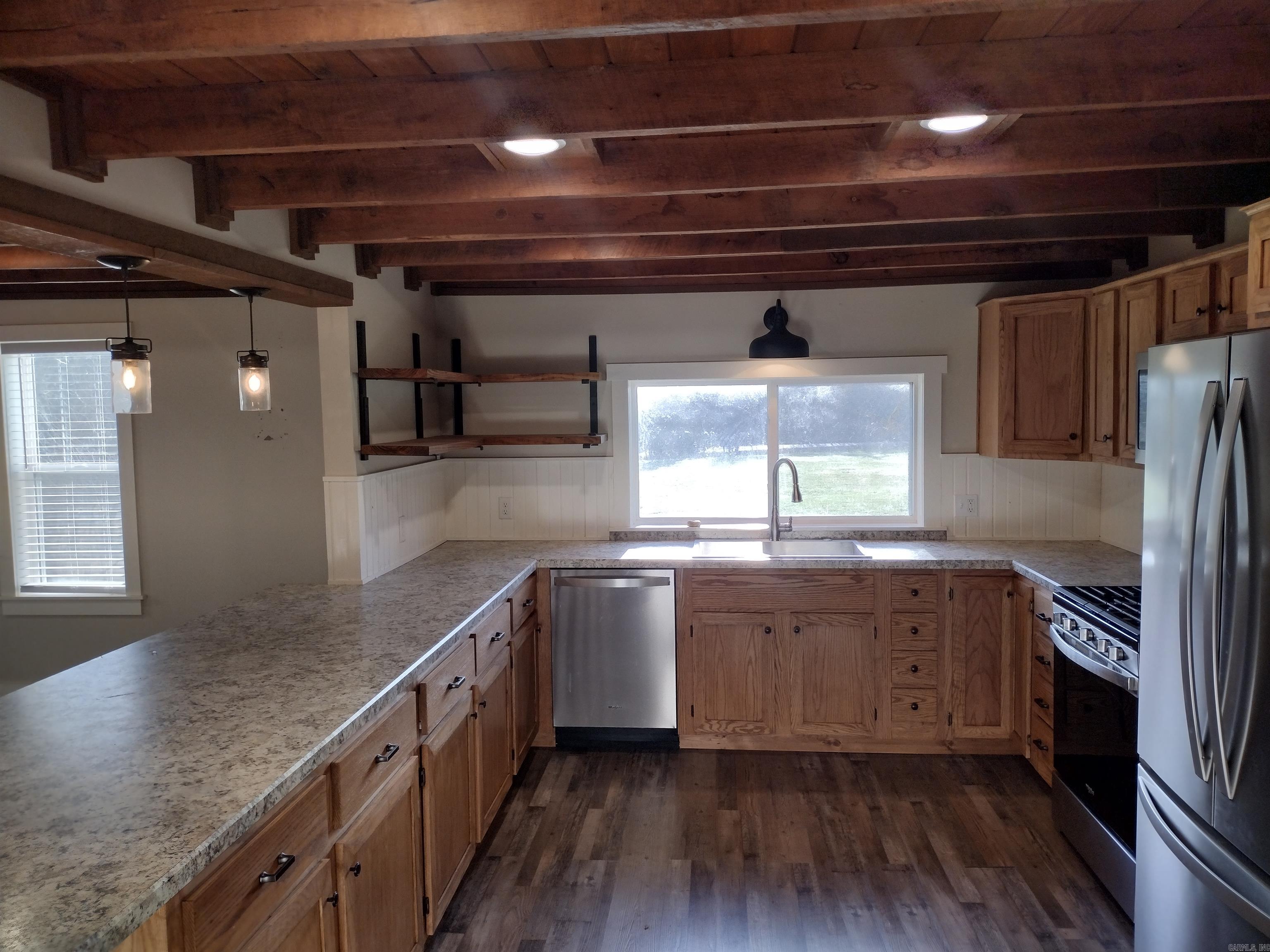 30121 HWy 263 N  Mountain View, AR