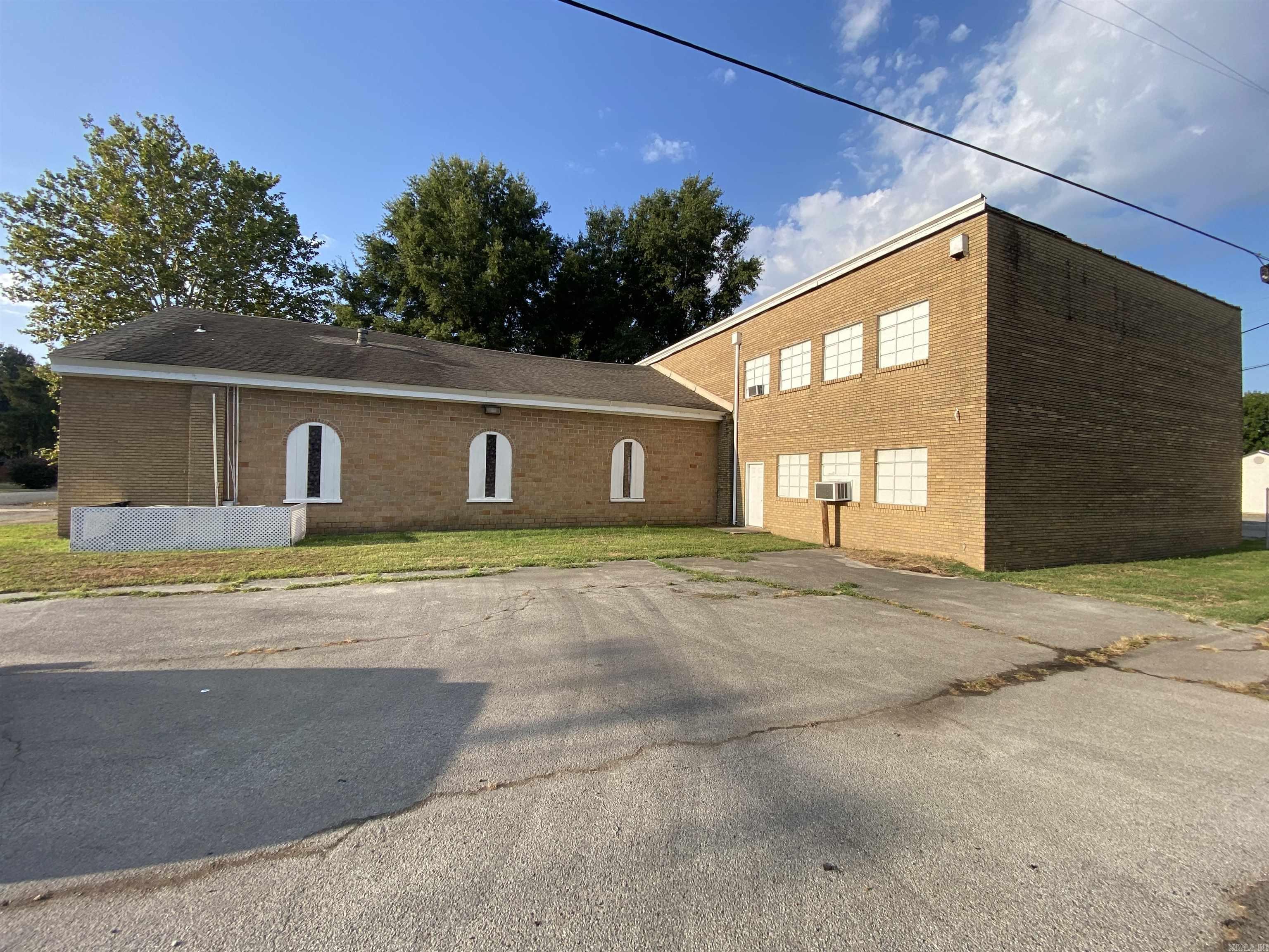 261 N Pine  Trumann, AR