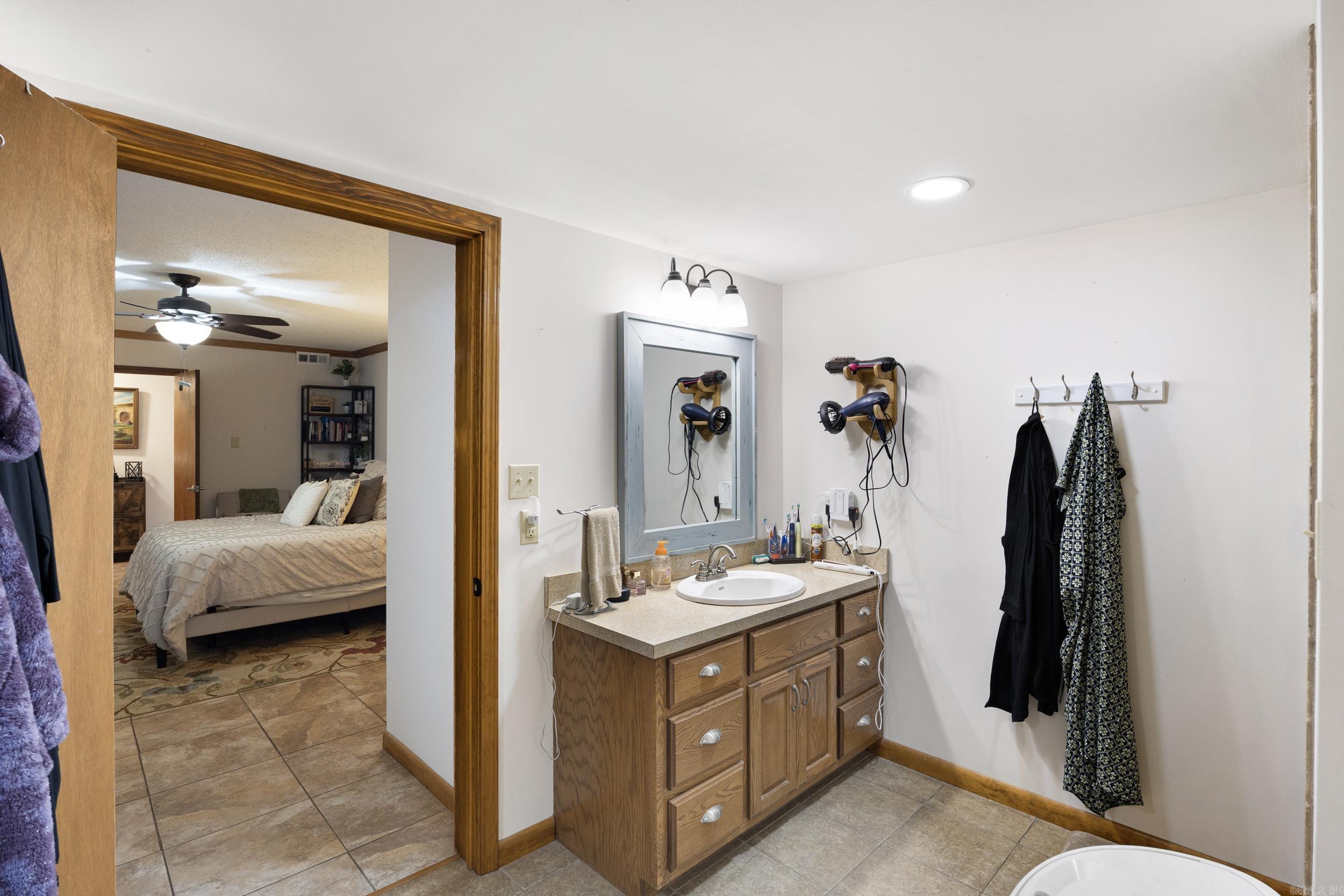 806 Avenue 8 SE  Atkins, AR