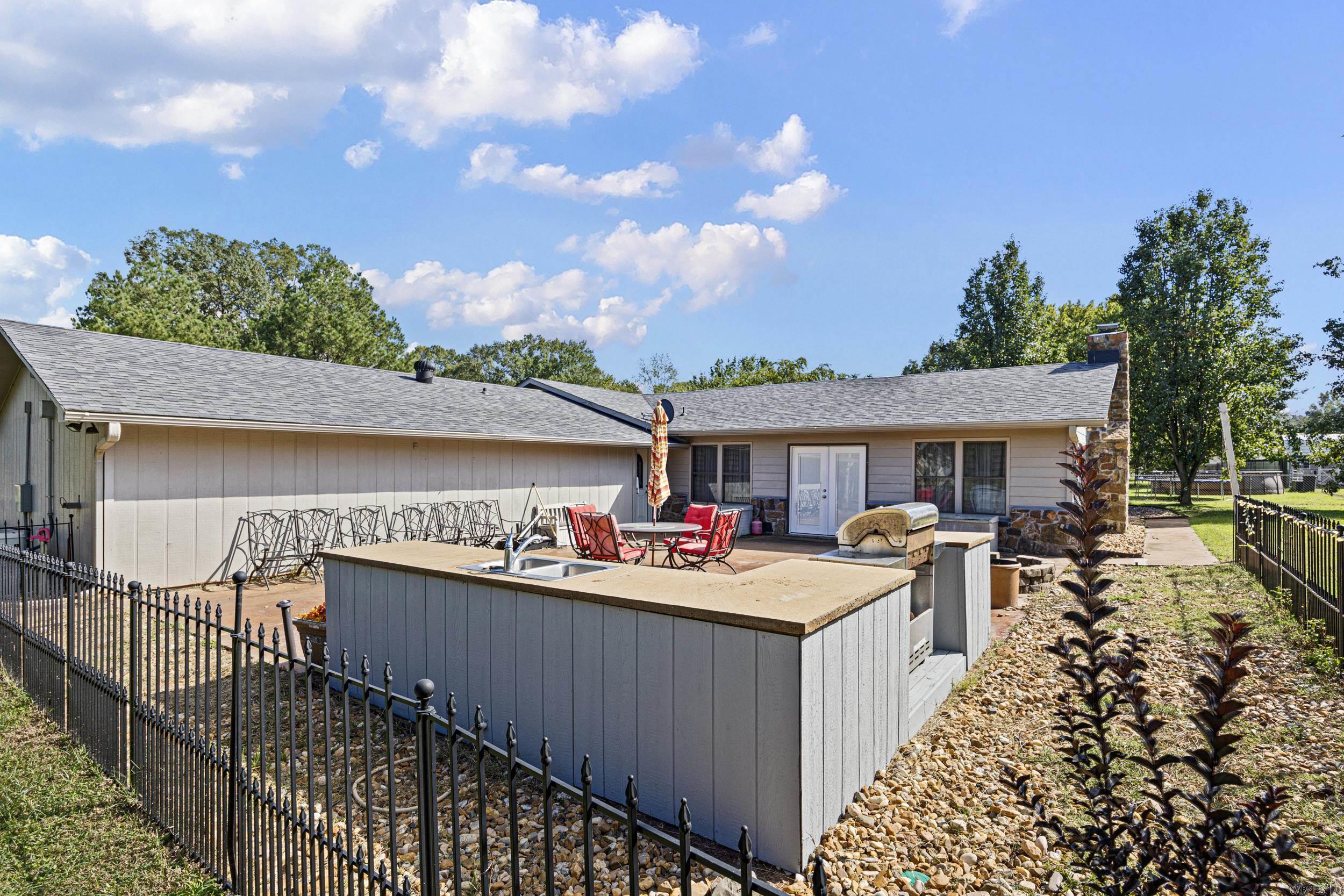 806 Avenue 8 SE  Atkins, AR