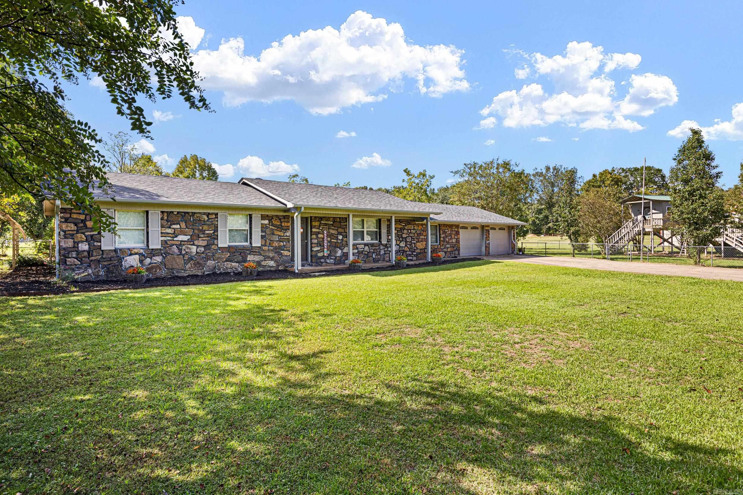 806 Avenue 8 SE  Atkins, AR