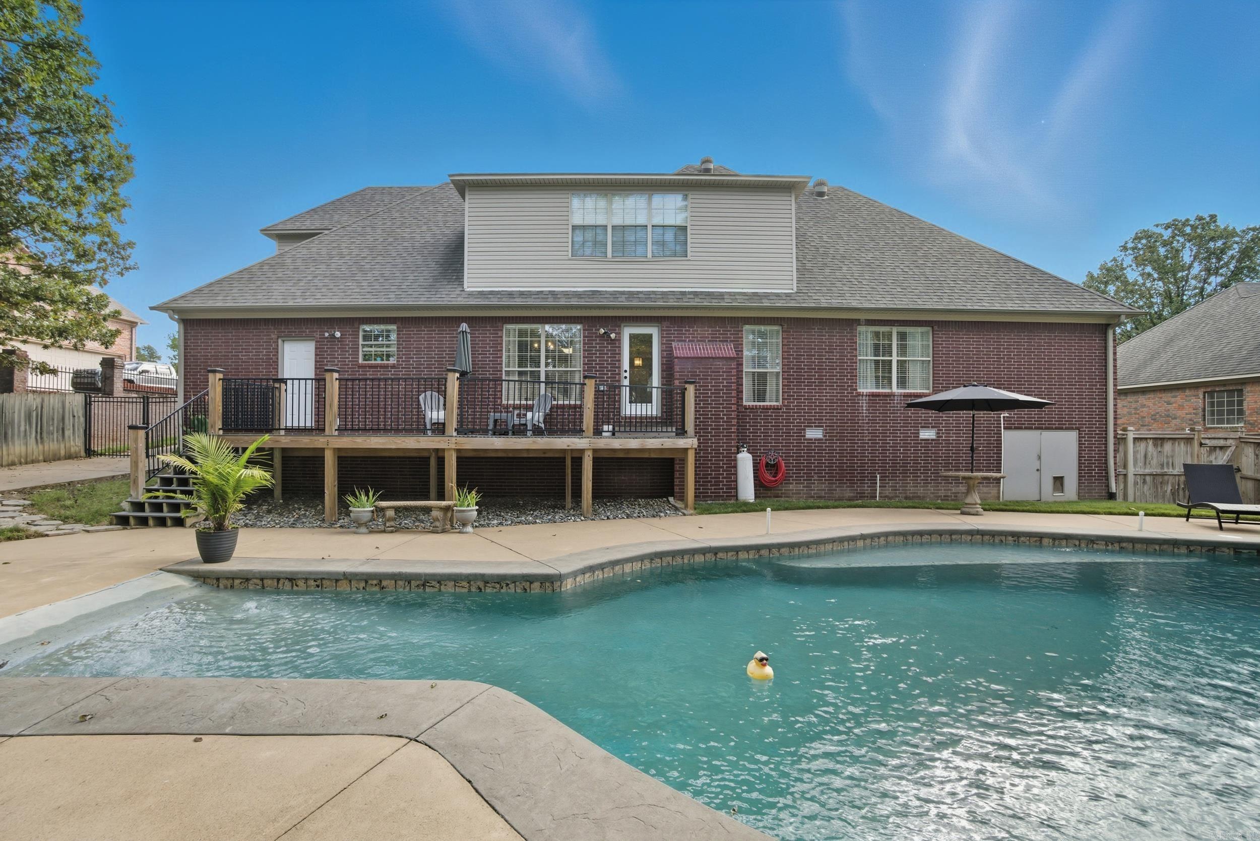 39 Trenton Dr