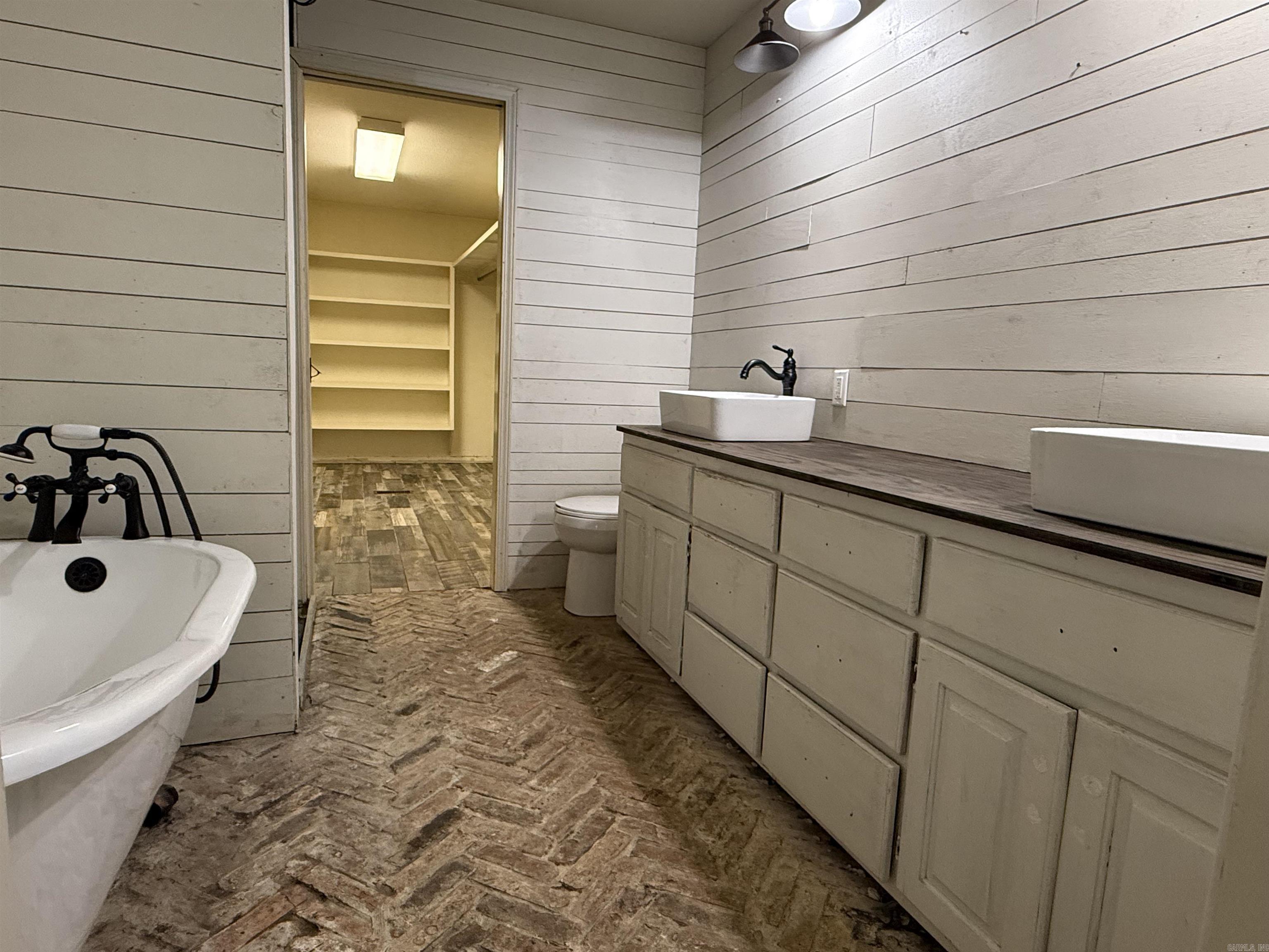 4900 Finch Paragould, AR 72450