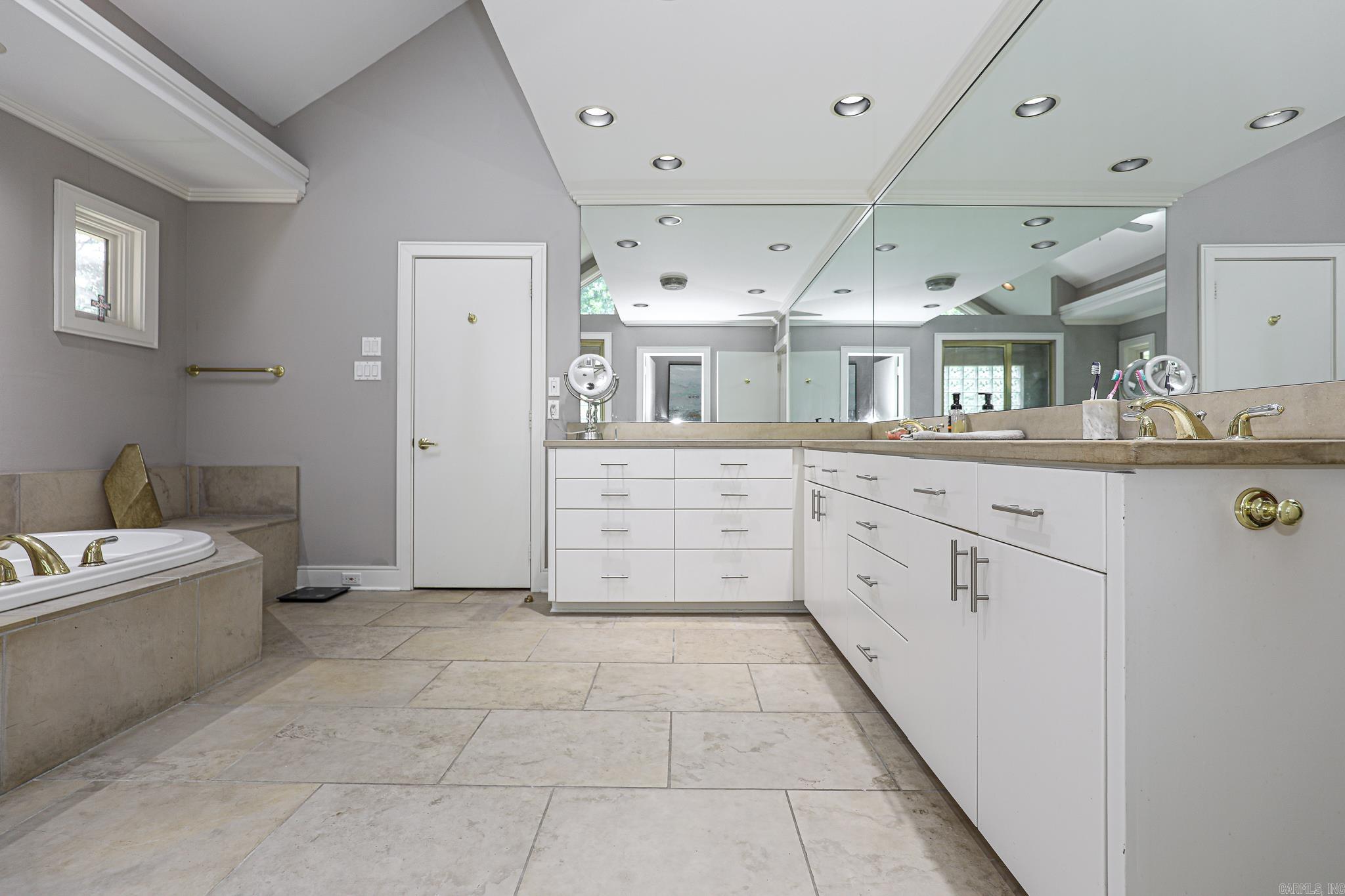 5806 Highway 5  Benton, AR