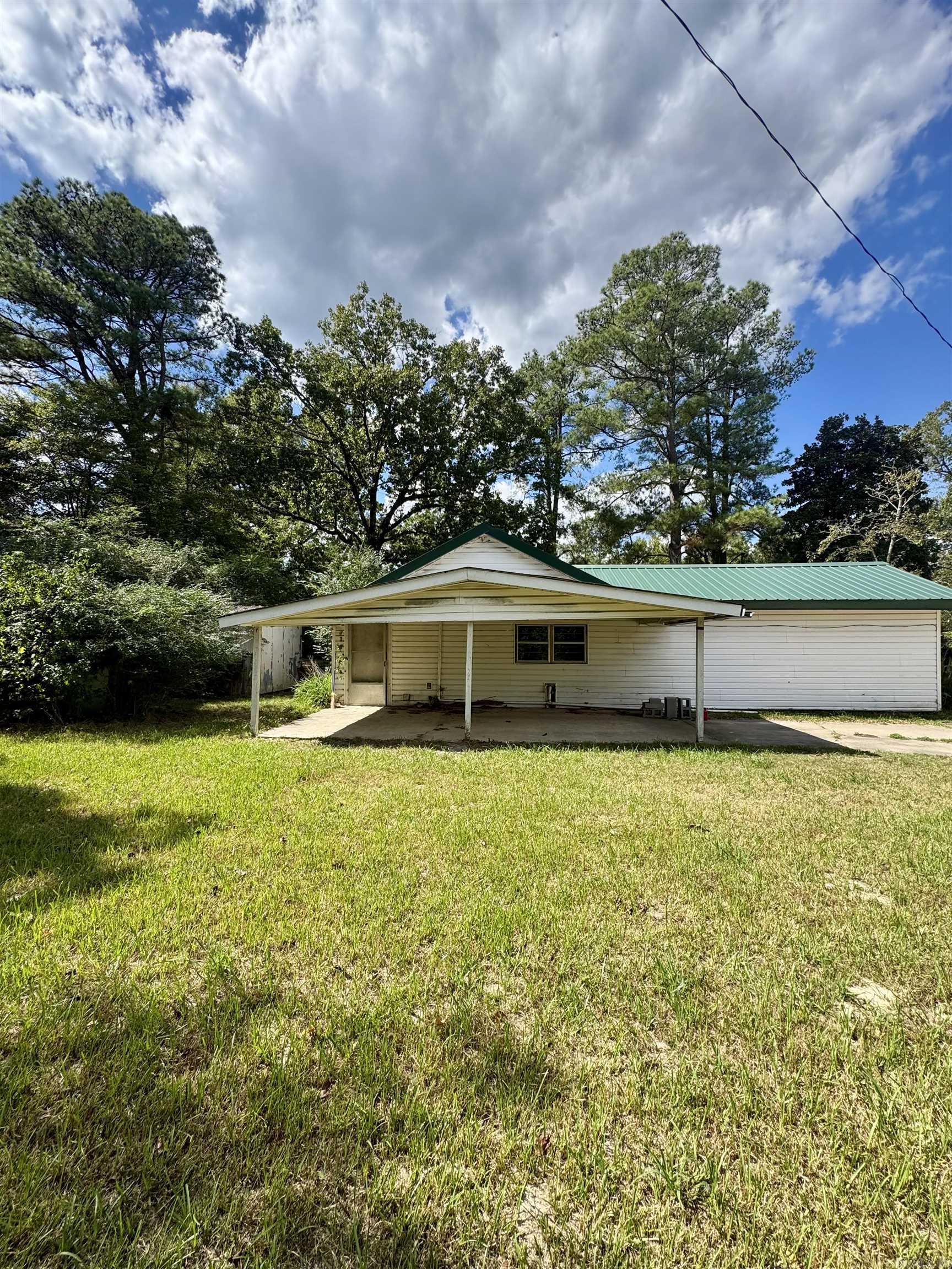 5411 Old Warren Road Pine Bluff, AR 71603