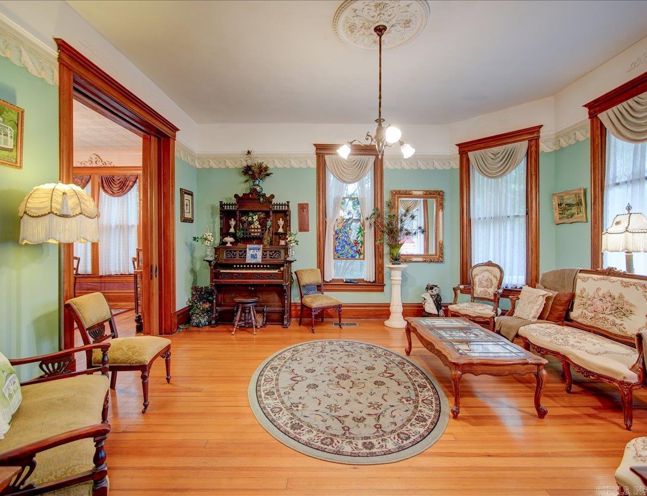 318 Quapaw The Gables Inn Hot Springs, AR