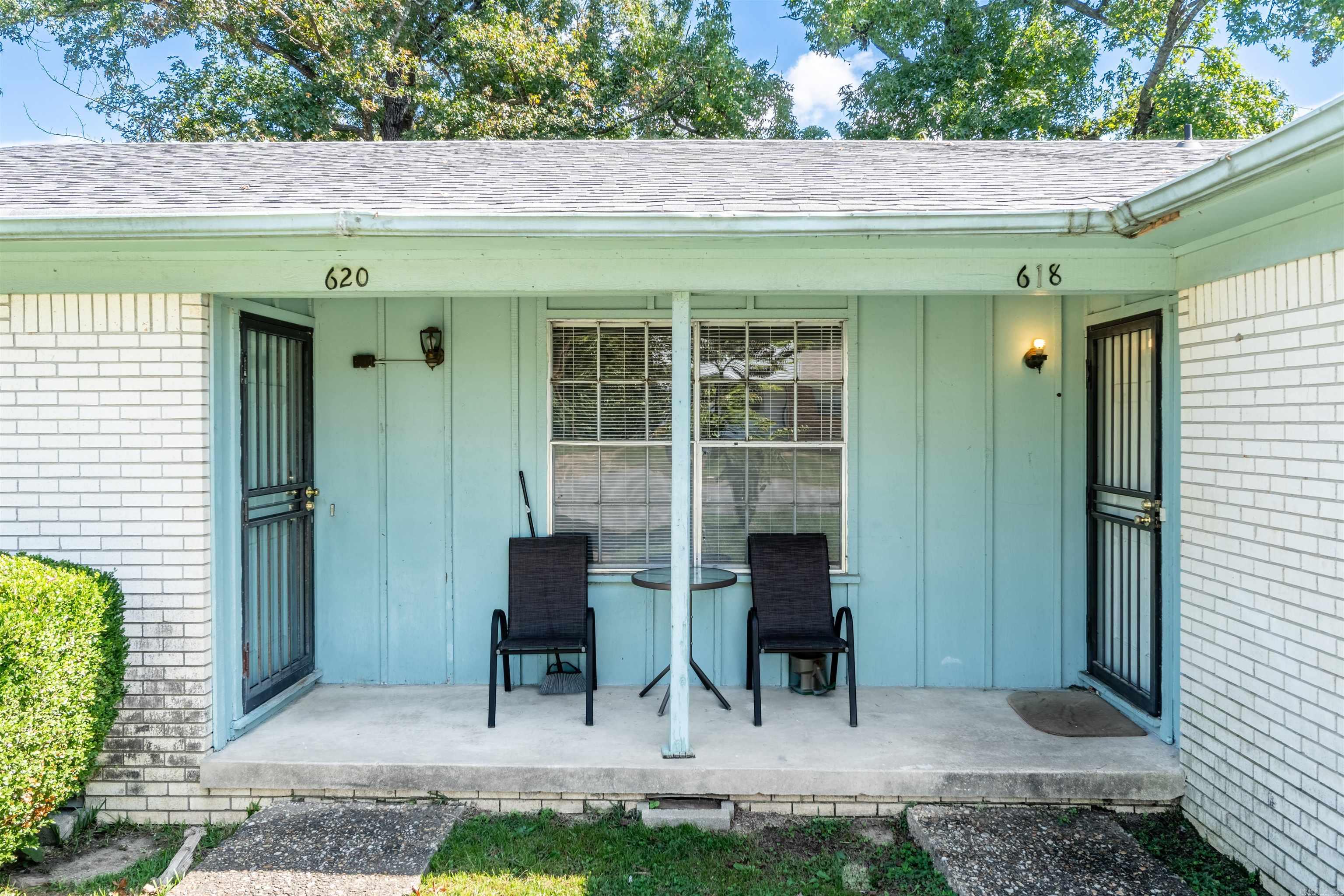 618 & 620 Newcastle Dr  Sherwood, AR