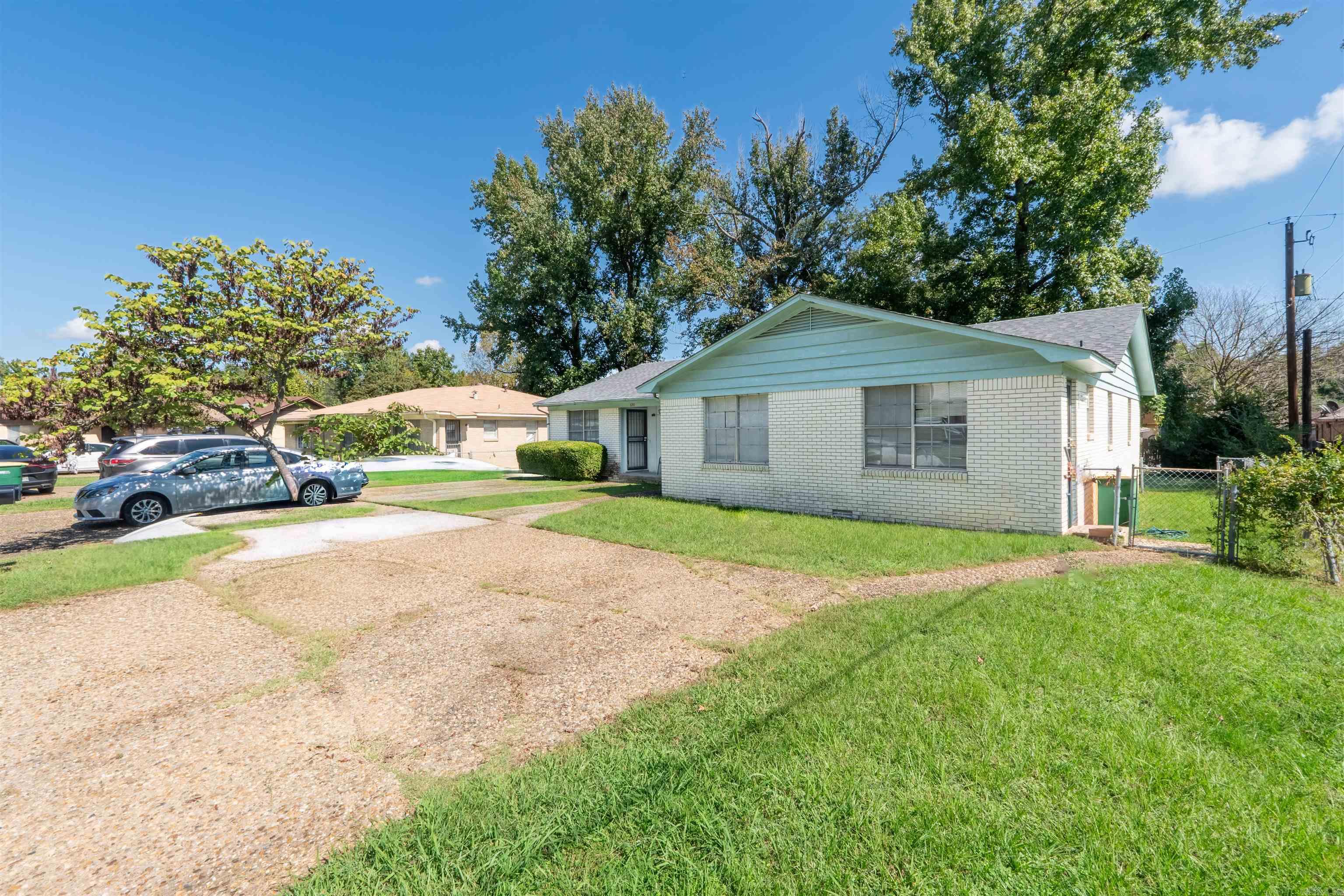 618 & 620 Newcastle Dr  Sherwood, AR